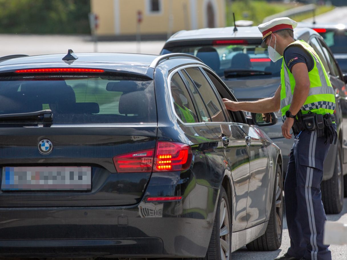 Die Ausfahrtsbeschränkung wird von der Polizei kontrolliert.