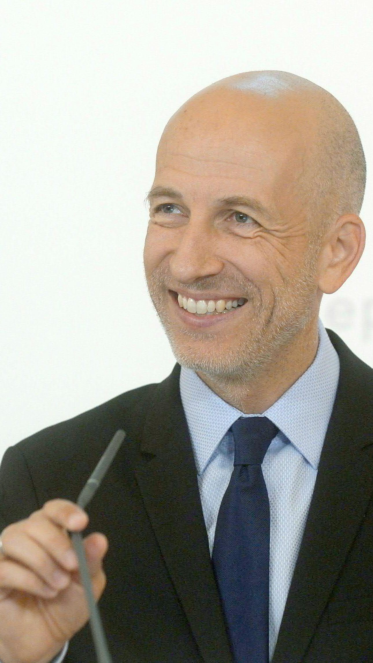 Arbeitsminister Martin Kocher (ÖVP) verweist im "Ö1-Morgenjournal" auf das breite Angebot für Langzeitarbeitslose.