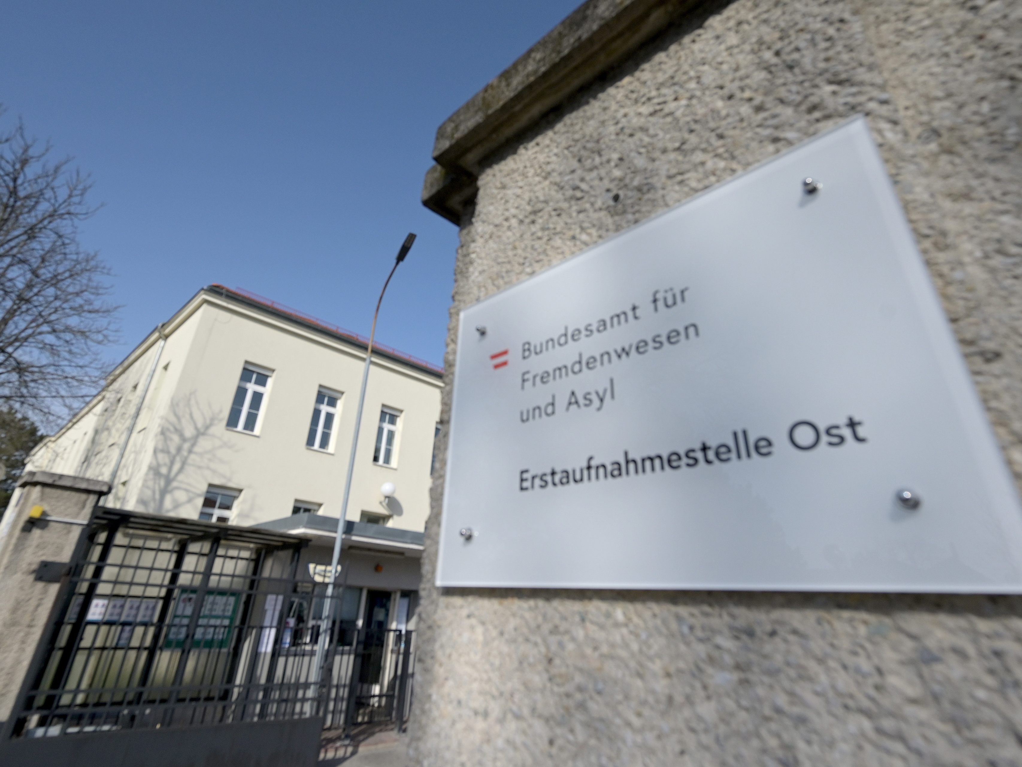Das Ausgangsverbot im Erstaufnahmezentrum war gesetzeswidrig. Das Ausgangsverbot im Erstaufnahmezentrum war gesetzeswidrig.