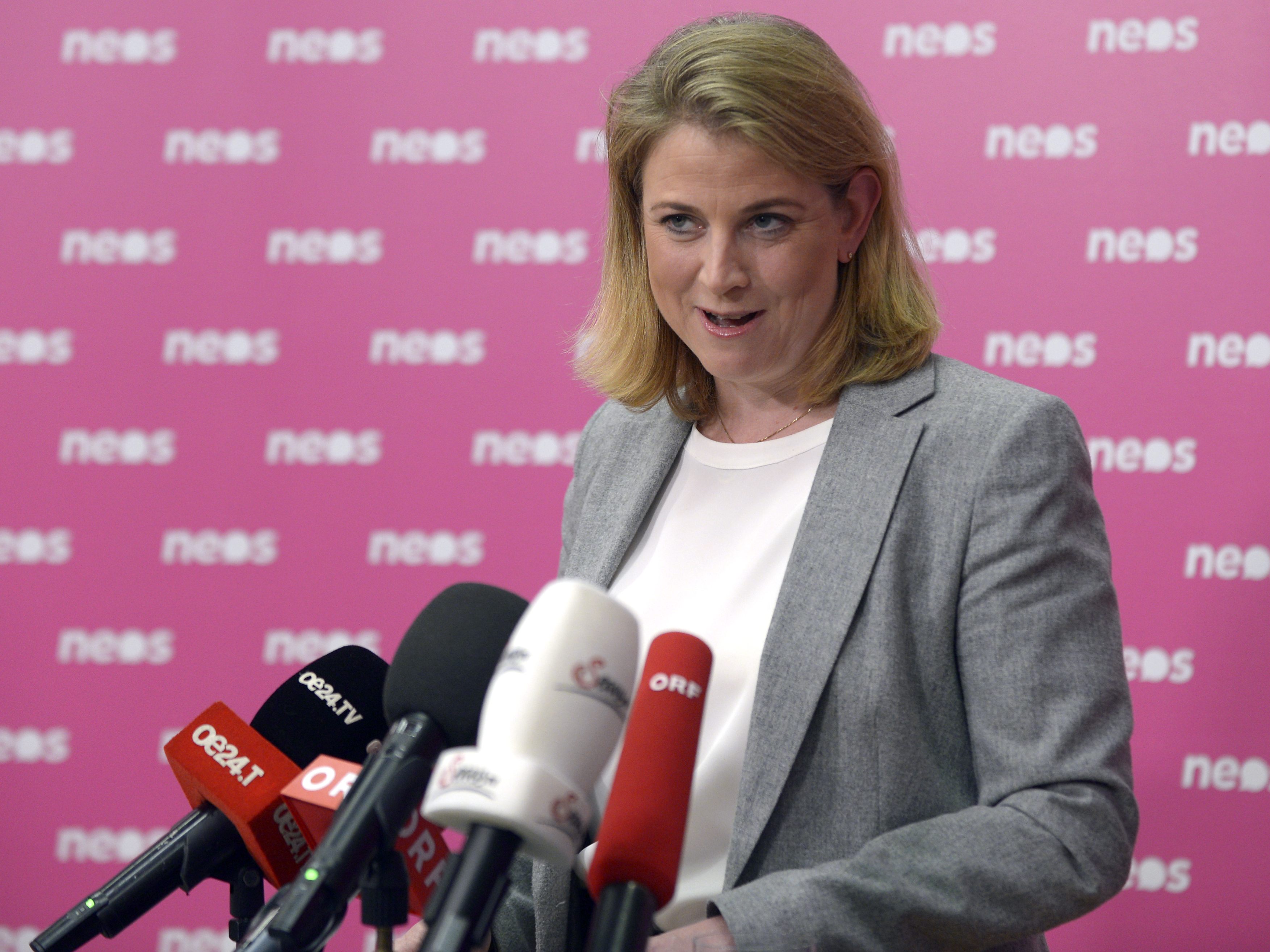 Kurz' Rücktritt war für Meinl-Reisinger "überfällig". Kurz' Rücktritt war für Meinl-Reisinger "überfällig".