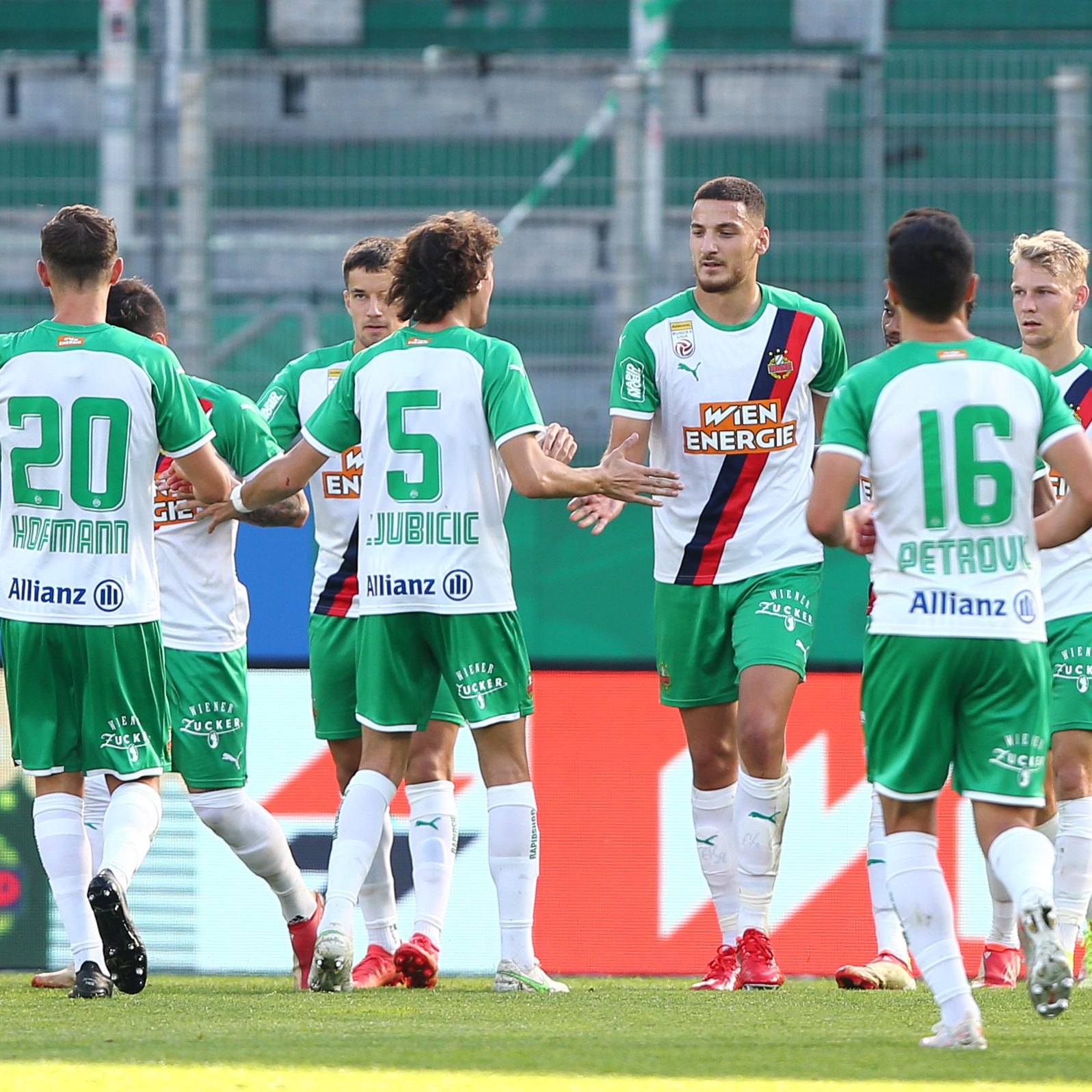 LIVE-Ticker zum Spiel Austria Klagenfurt gegen Rapid Wien ab 17 Uhr.