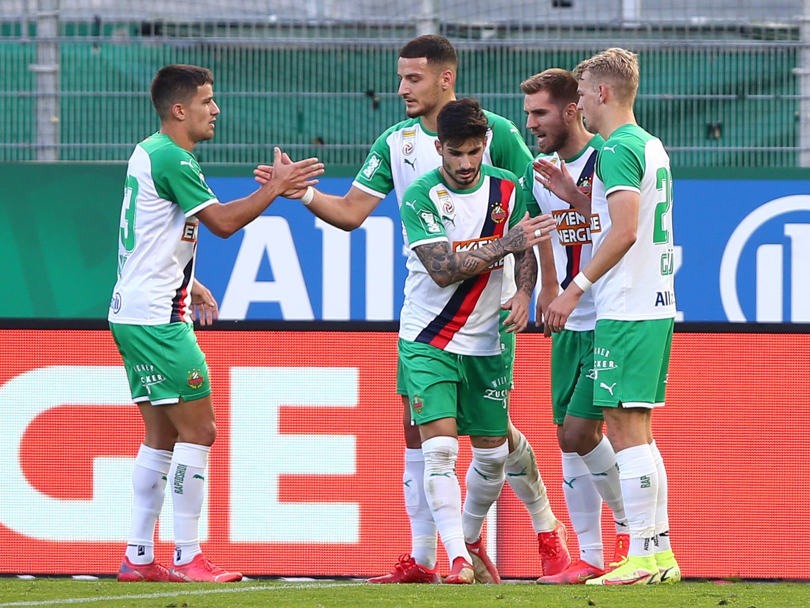 Hier sehen Sie das EL-Match Rapid Wien gegen Dinamo Zagreb live.