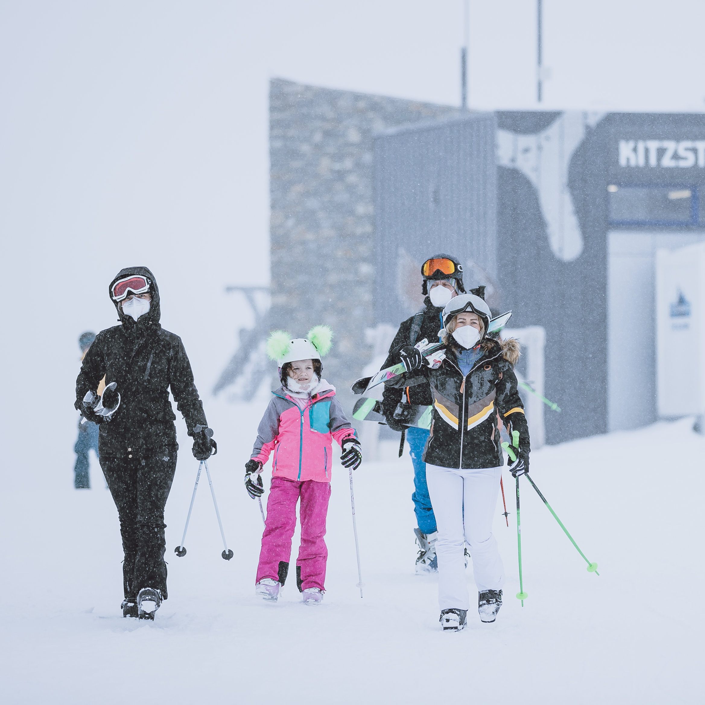 Bald startet die Skisaison. Die Verordnung zu den Coronaregeln lässt aber noch auf sich warten.