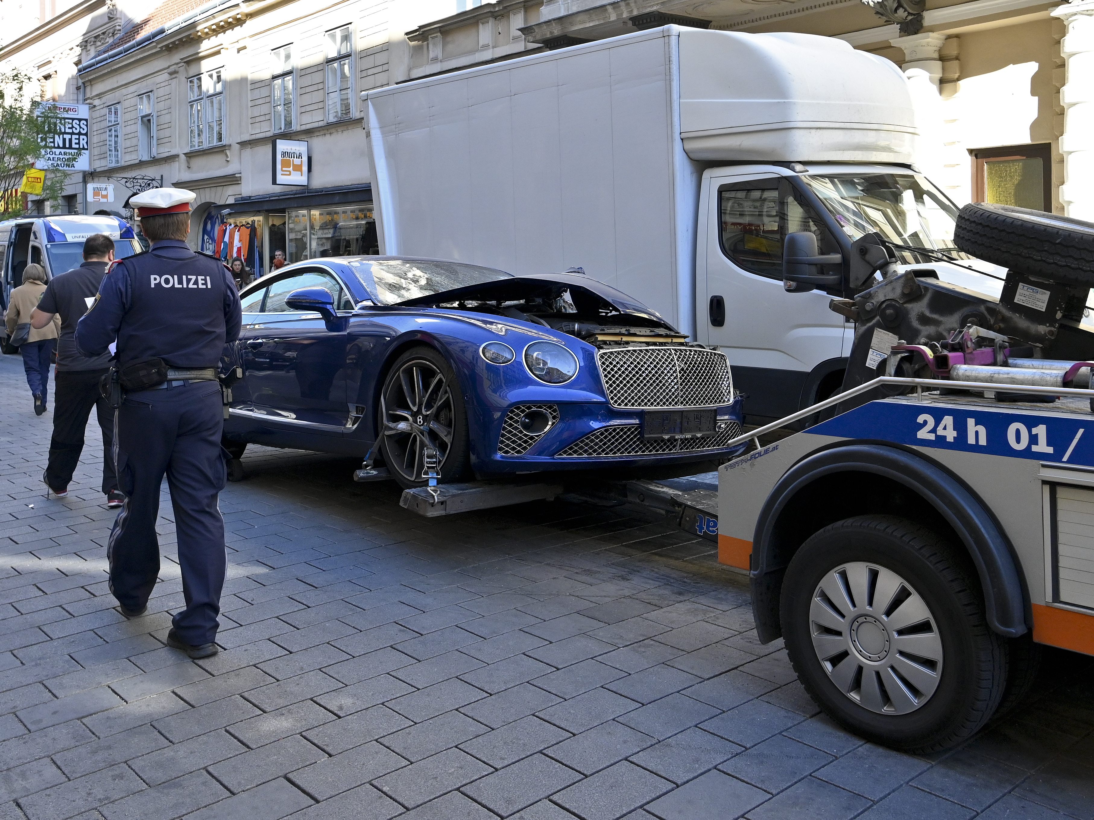 Spektakulärer Unfall in der Neubaugasse.