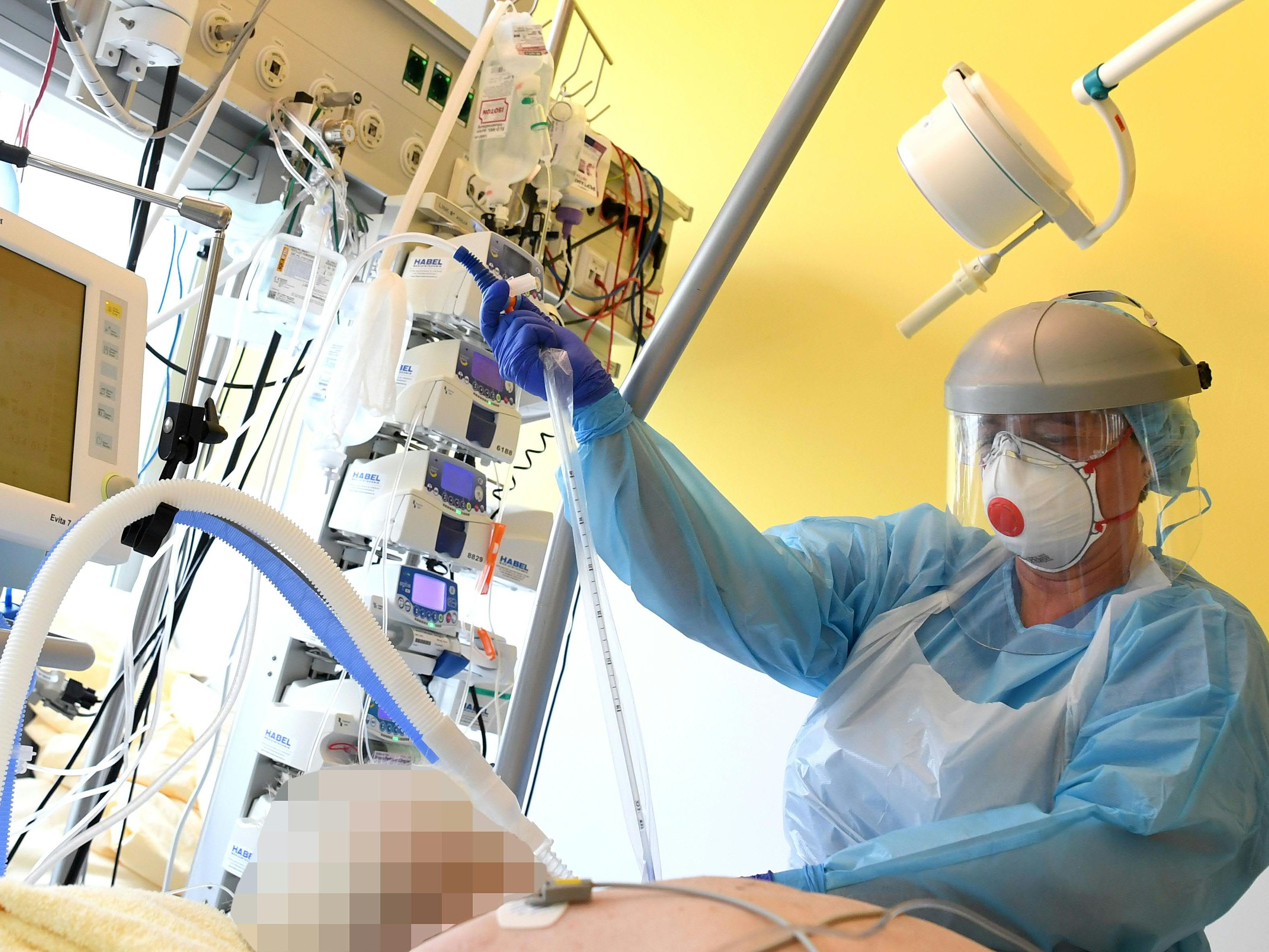 Österreich hat zwei Corona-Intensivpatienten aus Rumänien übernommen. Österreich hat zwei Corona-Intensivpatienten aus Rumänien übernommen.