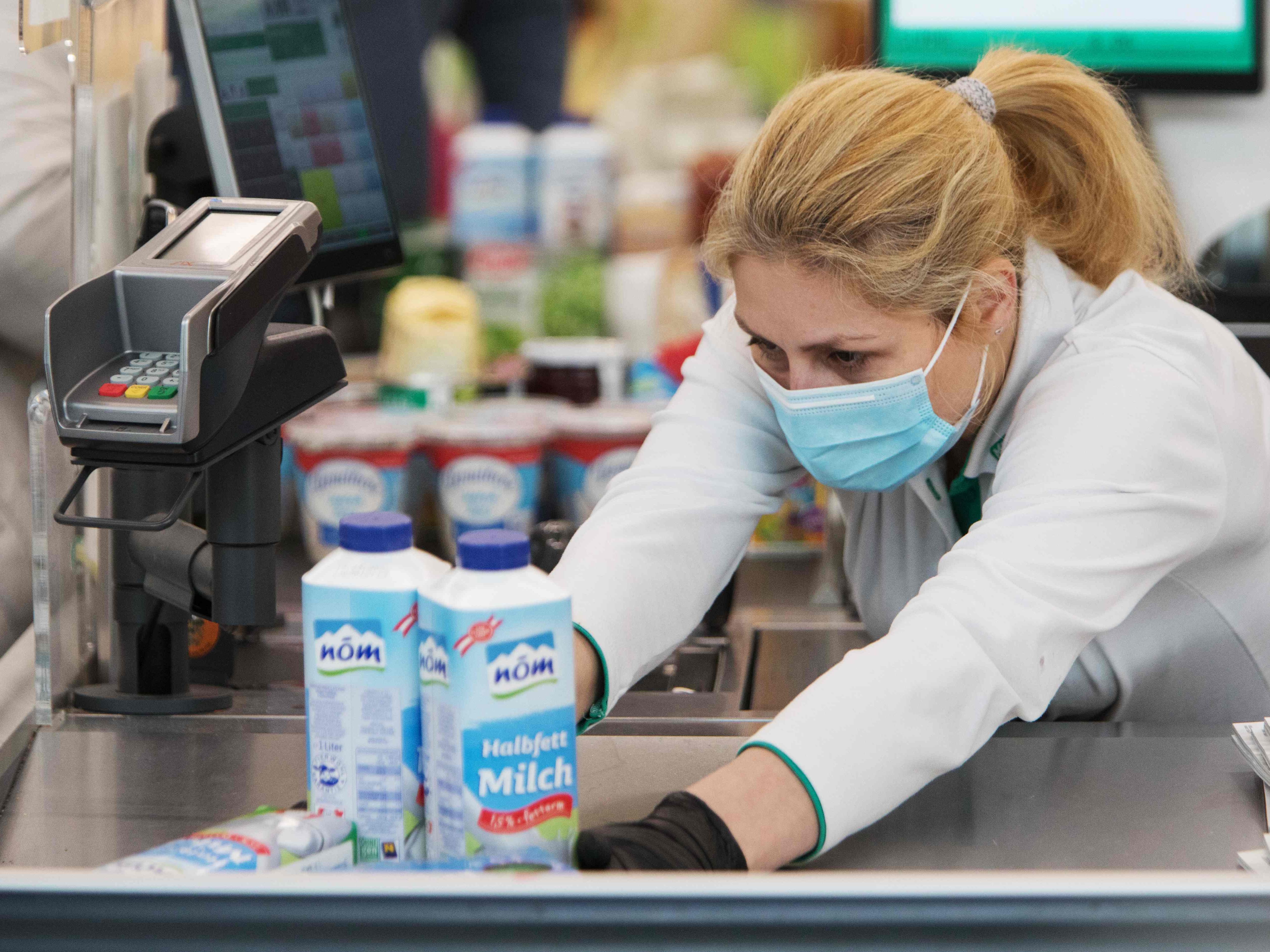 Die Gewerkschaft möchte ein ordentliches Gehaltsplus für Angestellte und Lehrlinge im Handel erreichen. Die Gewerkschaft möchte ein ordentliches Gehaltsplus für Angestellte und Lehrlinge im Handel erreichen.
