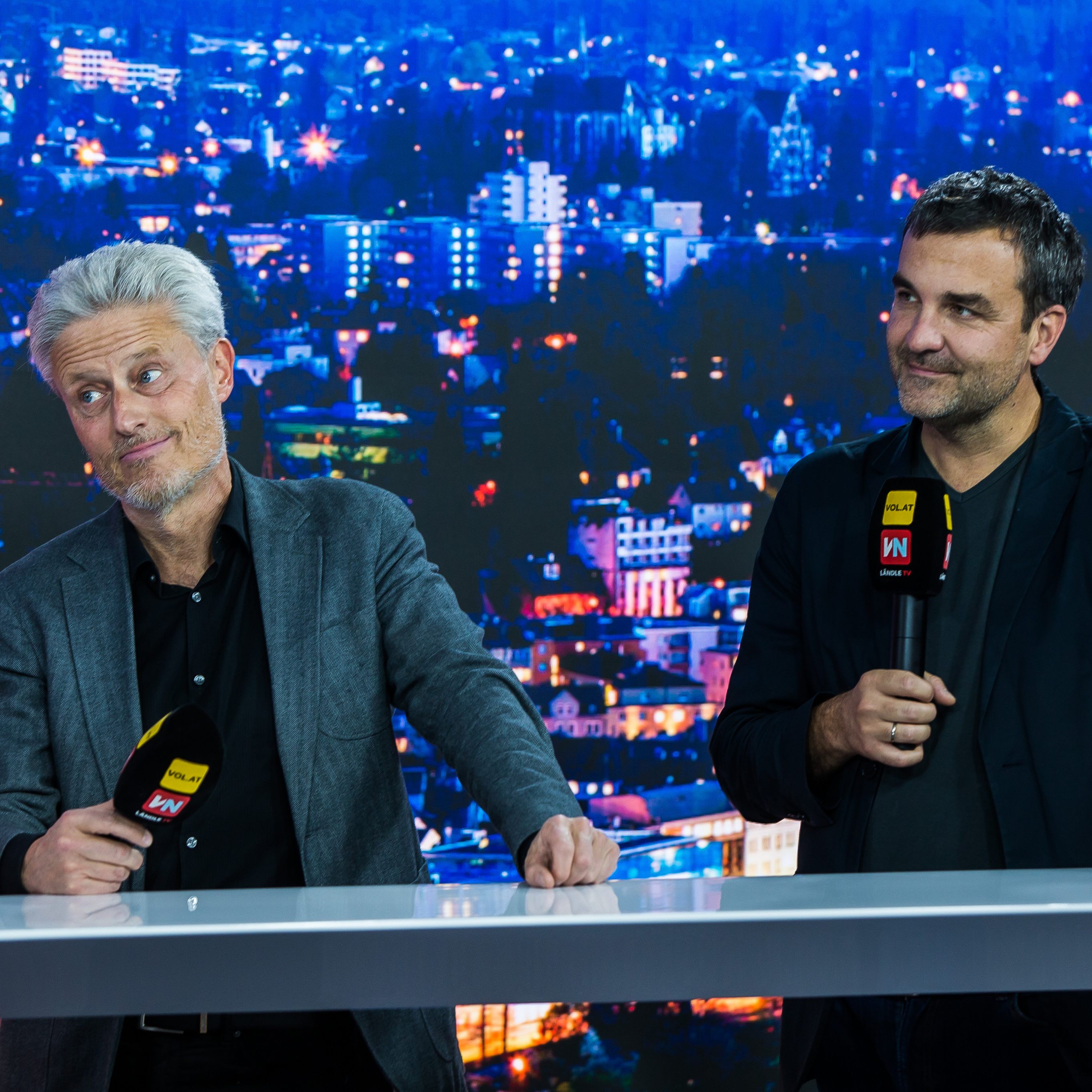 Florian Scheuba und Florian Klenk waren am Freitag bei "Vorarlberg LIVE" zu Gast.