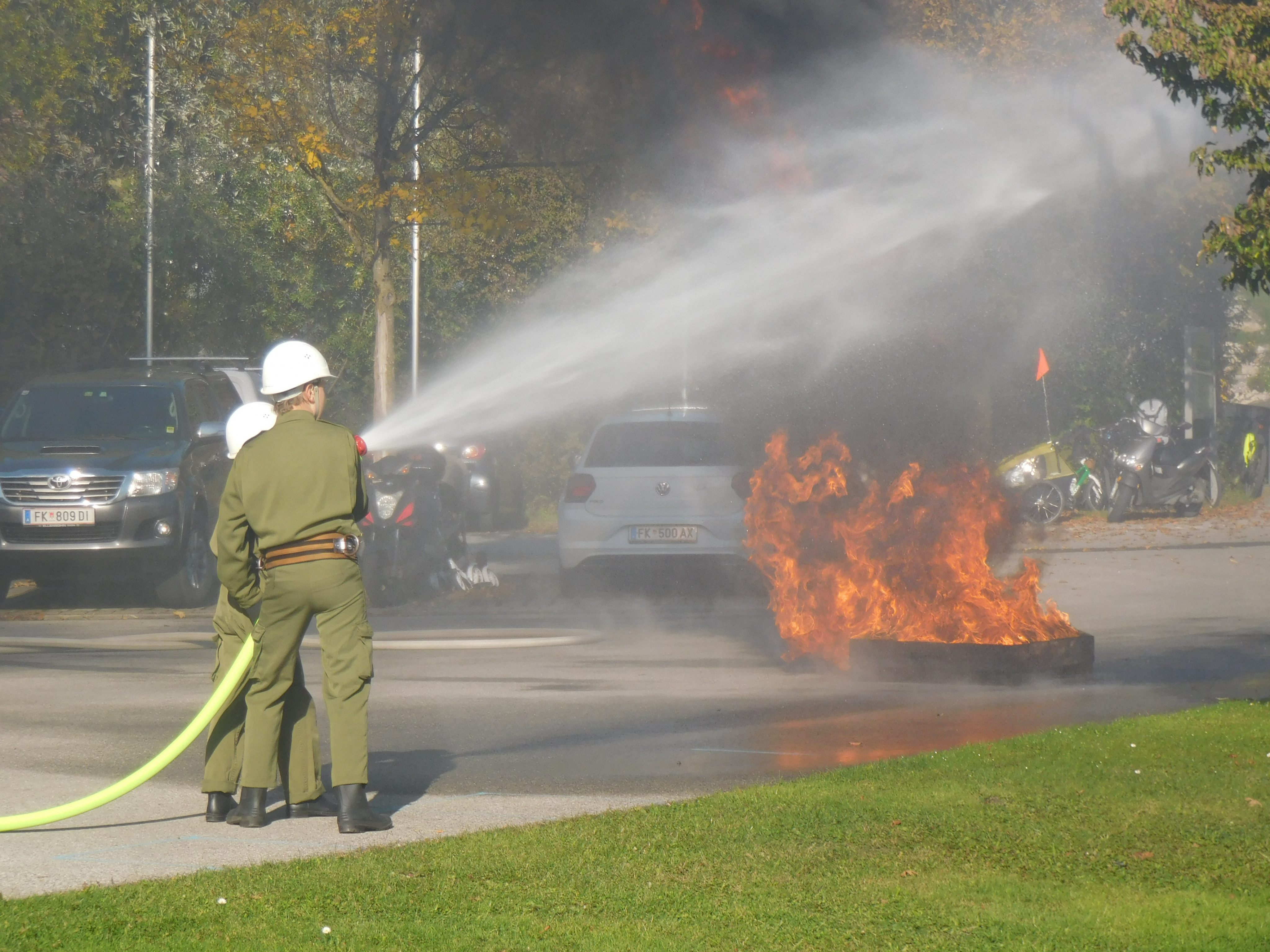 Die Koblacher Feuerwehrjugend zeigte bei der Brandbekämpfung ihr ganzes Können Die Koblacher Feuerwehrjugend zeigte bei der Brandbekämpfung ihr ganzes Können