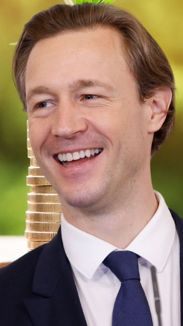 Blümel rechnet mit 2,3 Prozent Defizit der Wirtschafsleistung.