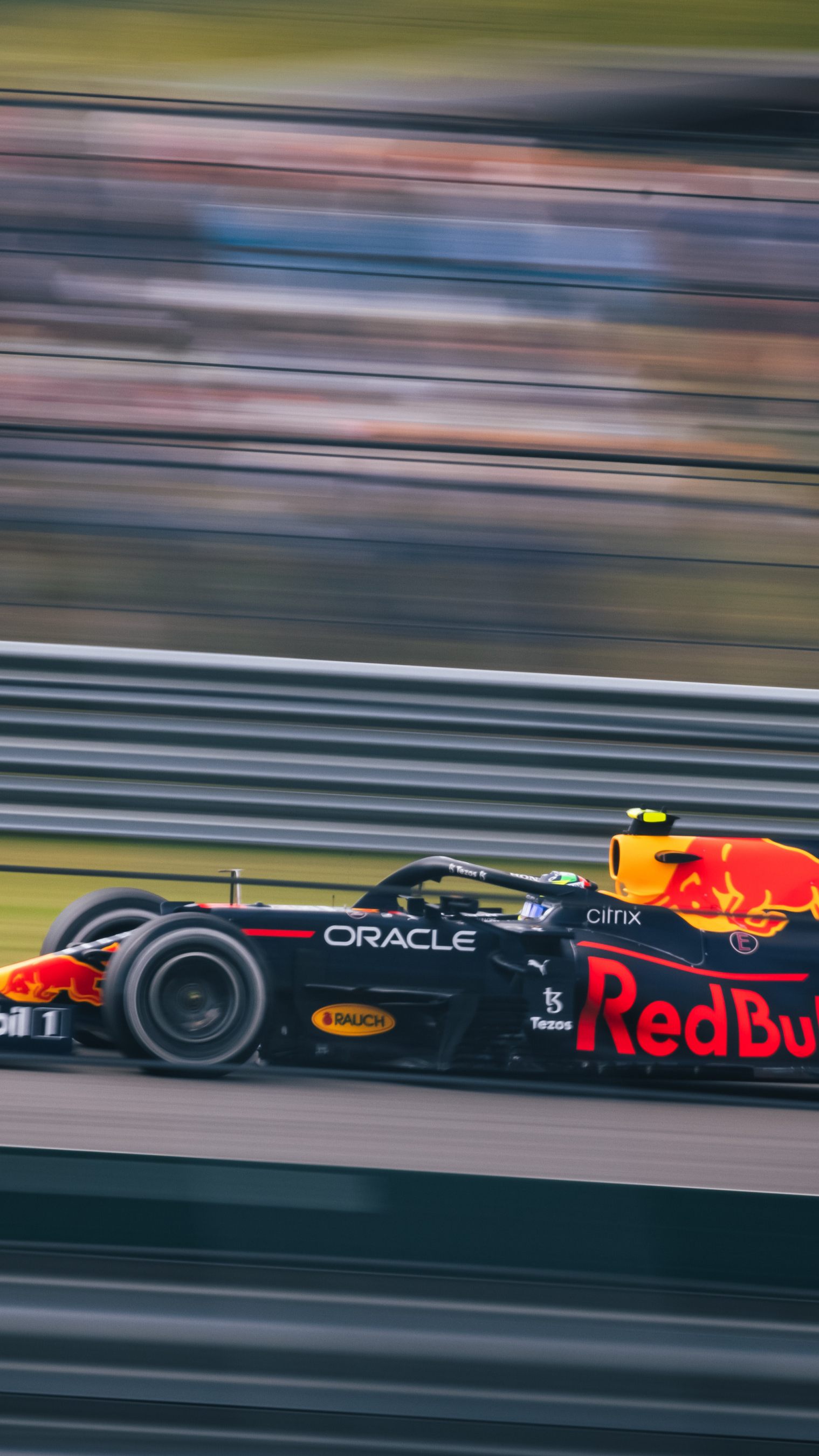 Verstappen startet vor Hamilton und Perez.