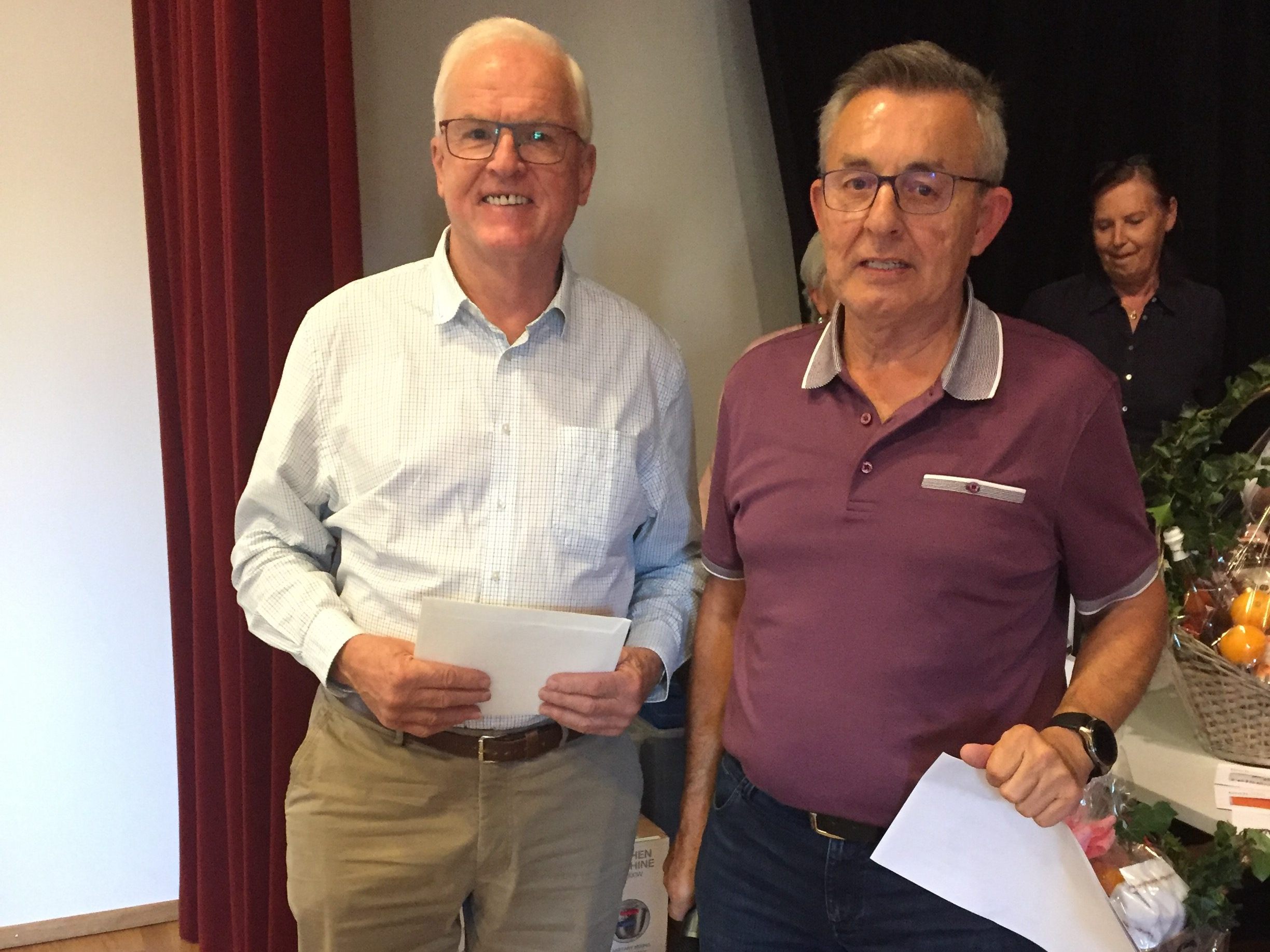 Franz Reinbacher mit dem Sieger Hans Haller