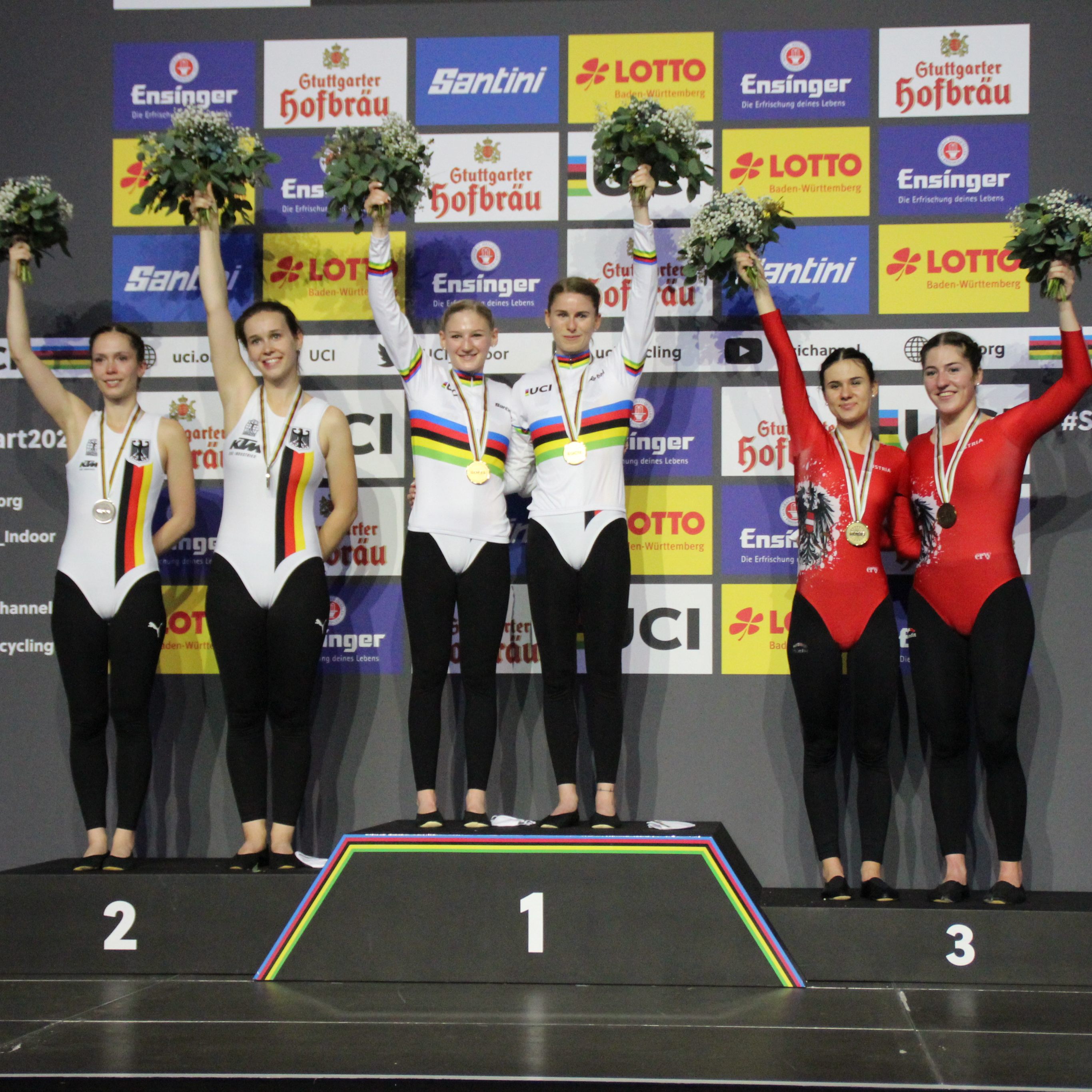 Rosa Kopf und Svenja Bachmann holten sich im Frauen Kunstrad-2er die Bronze-Medaille.