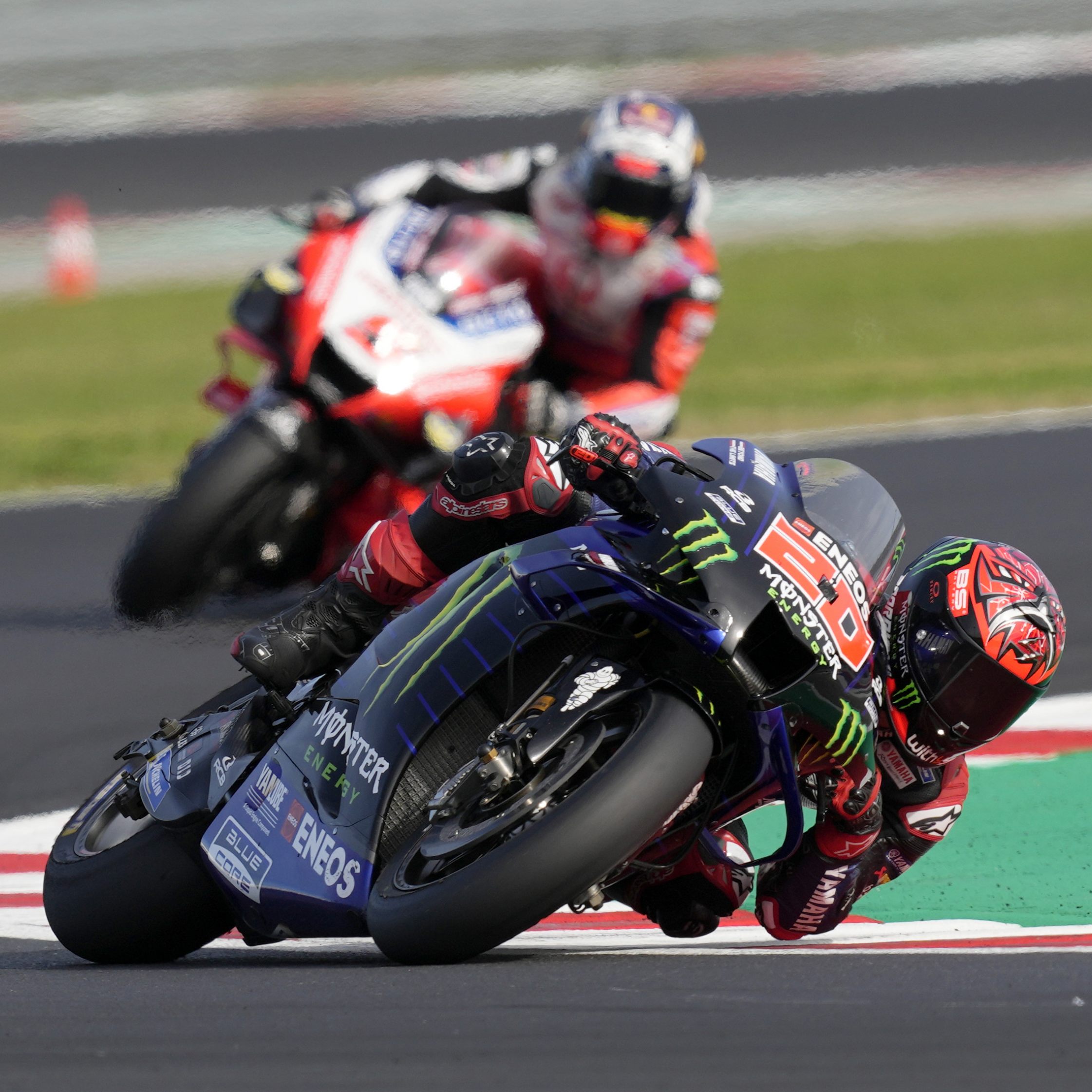 Fabio Quartaro holt sich den MotoGP-Titel.