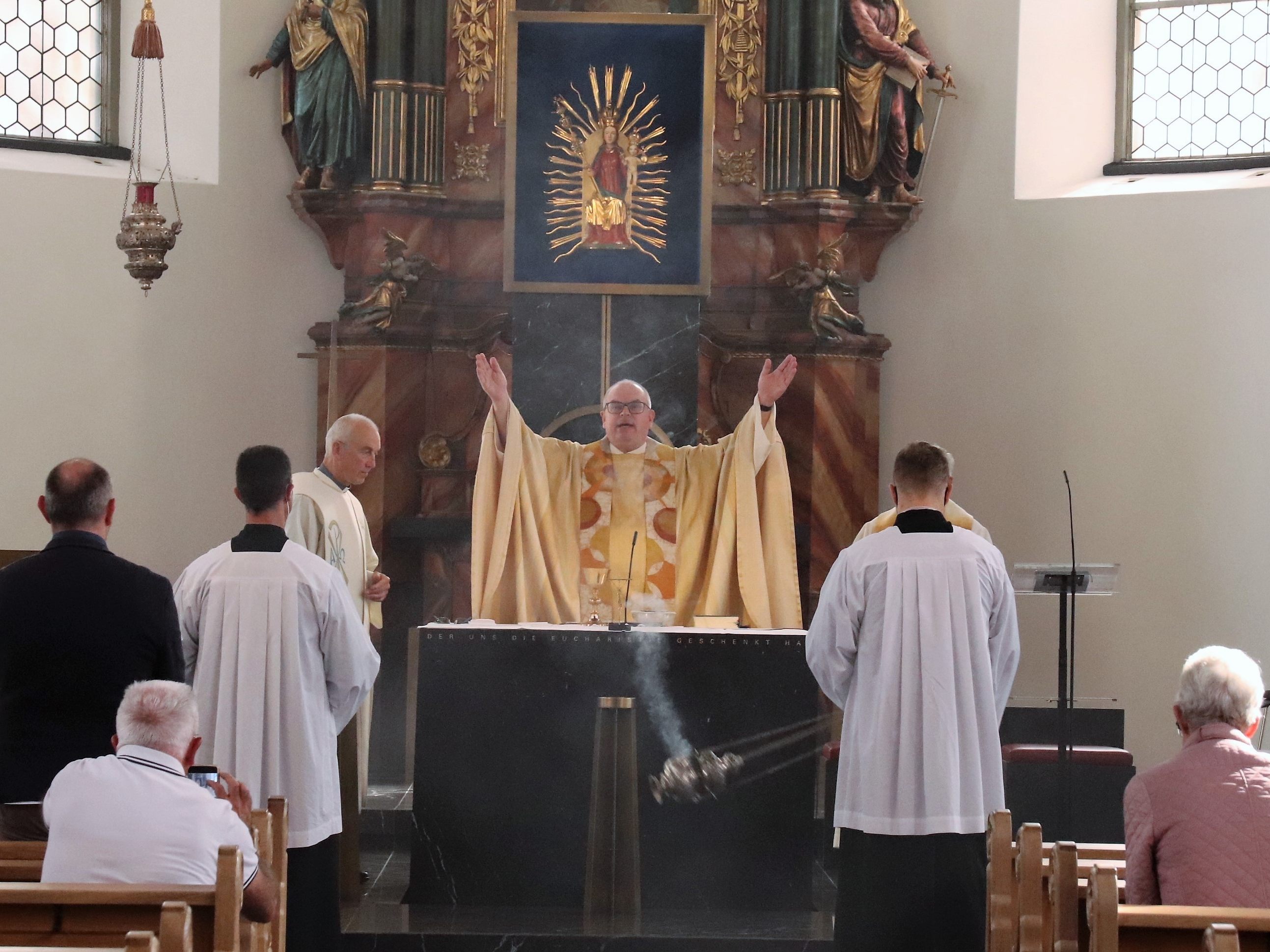 Festgottesdienst am Krönungsfest.