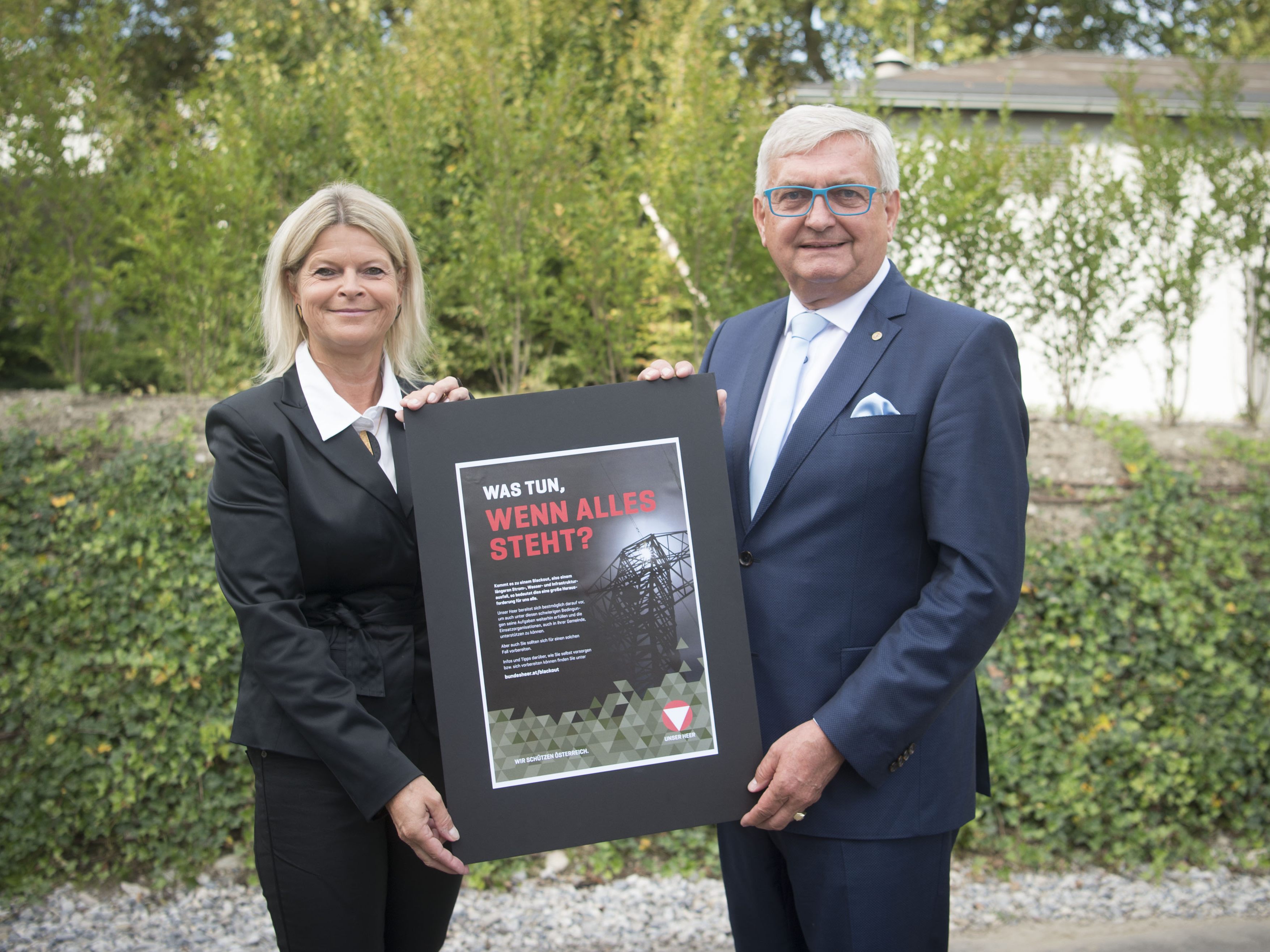 Verteidigungsministerium startete Plakat-Info-Aktion zu Blackouts. Verteidigungsministerium startete Plakat-Info-Aktion zu Blackouts.