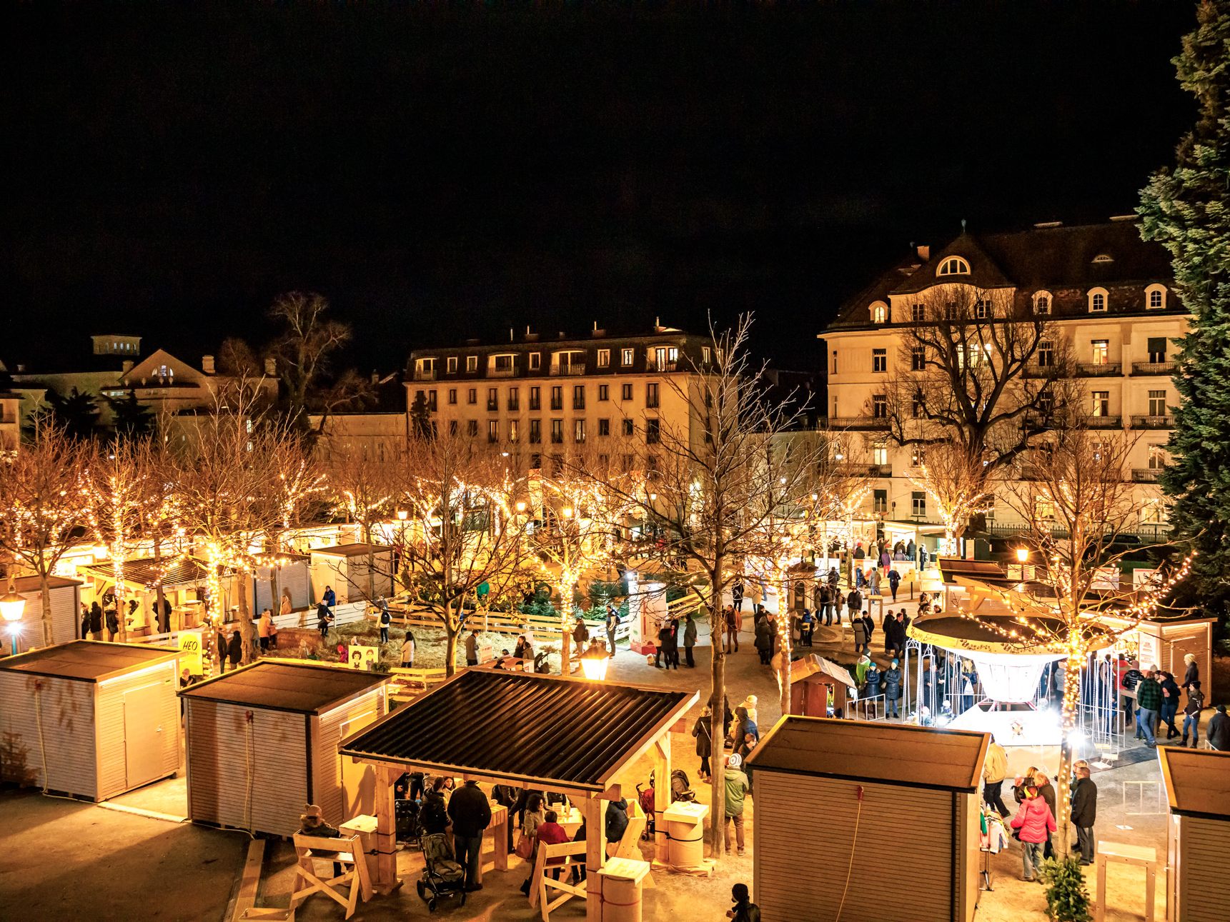 Vom 19. November bis 19. Dezember 2021 findet "Advent im Park" in Baden statt. Vom 19. November bis 19. Dezember 2021 findet "Advent im Park" in Baden statt.