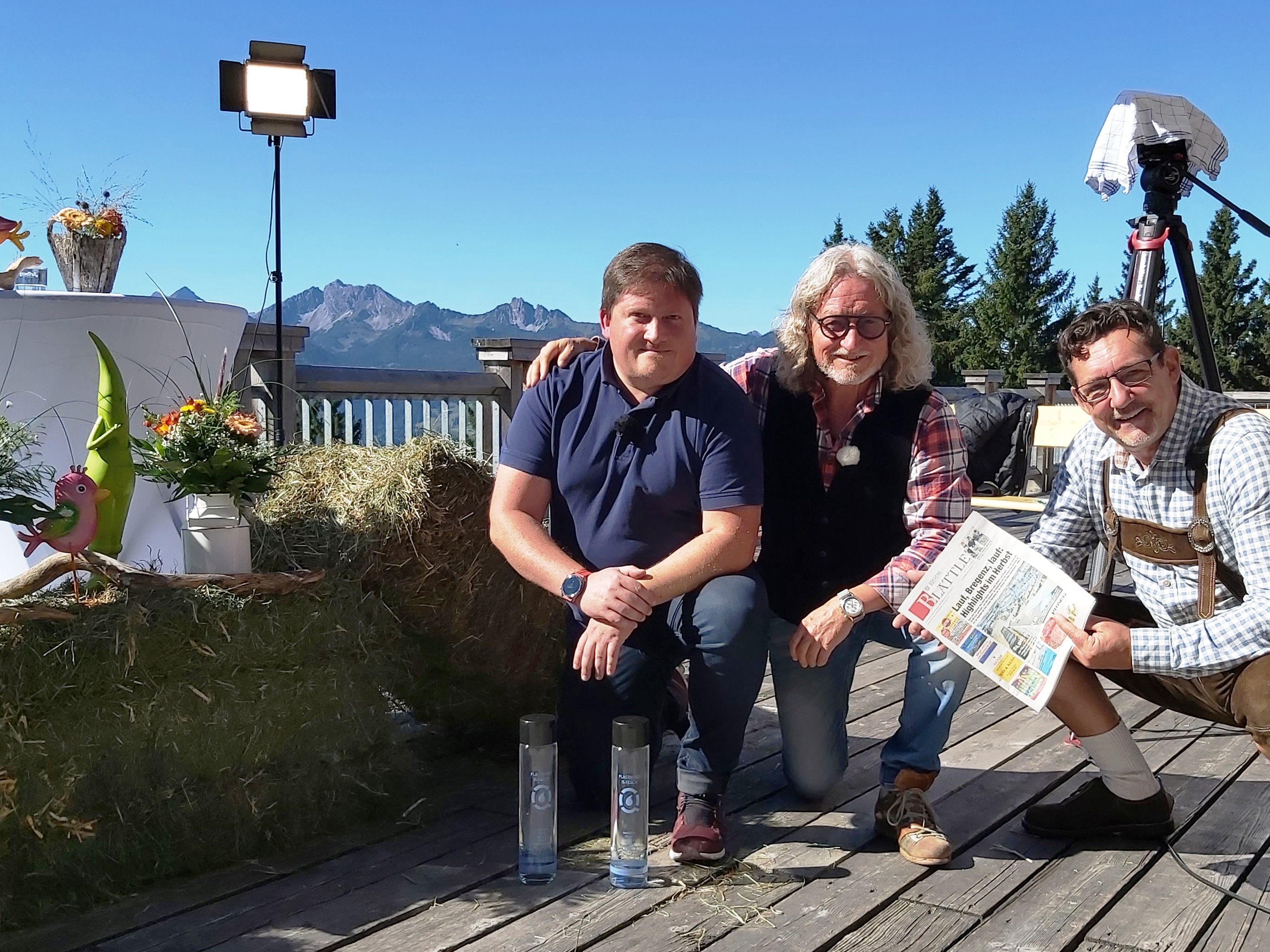 In der 215. Folge berichten die Experten Ralph & Sean Schneider über gesundes Wasser und die Möglichkeiten, selbiges zu genießen. In der 215. Folge berichten die Experten Ralph & Sean Schneider über gesundes Wasser und die Möglichkeiten, selbiges zu genießen.