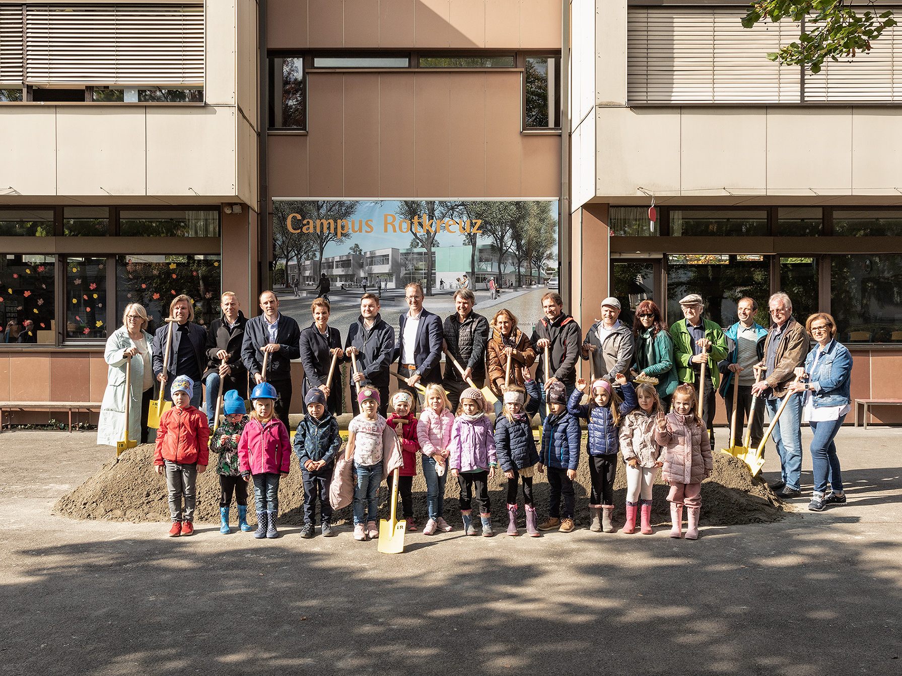 Der Spatenstich beim Campus Rotkreuz fand am 8. Oktober statt. Der Spatenstich beim Campus Rotkreuz fand am 8. Oktober statt.