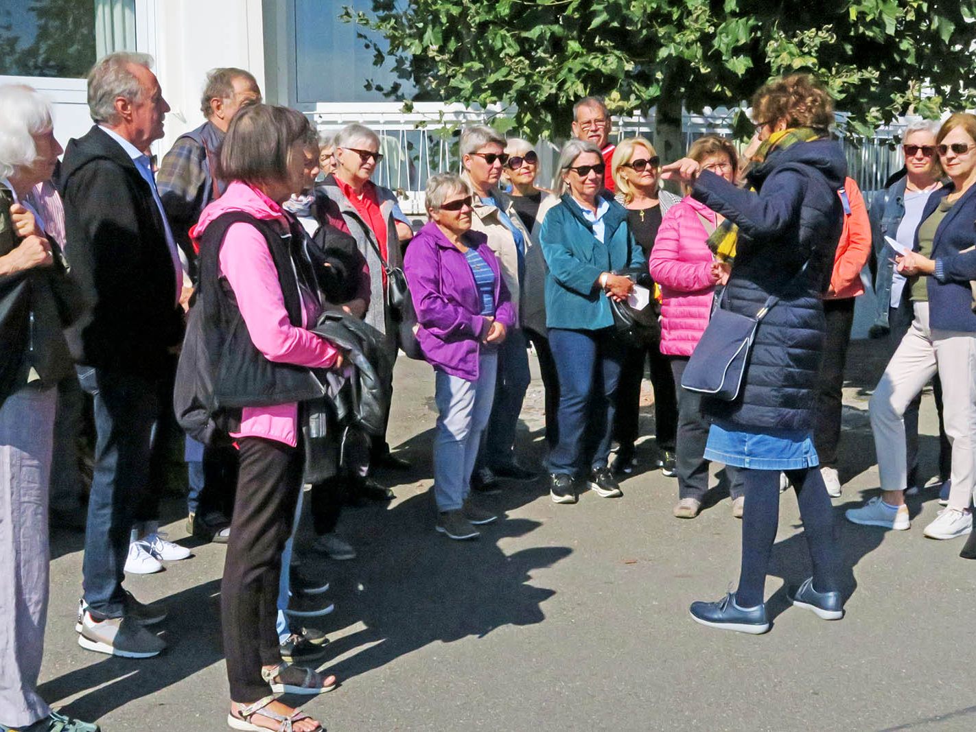 Dornbirner Senioren erhielten Einblicke in die Geschichte und Architektur der Stadt Lindau Dornbirner Senioren erhielten Einblicke in die Geschichte und Architektur der Stadt Lindau