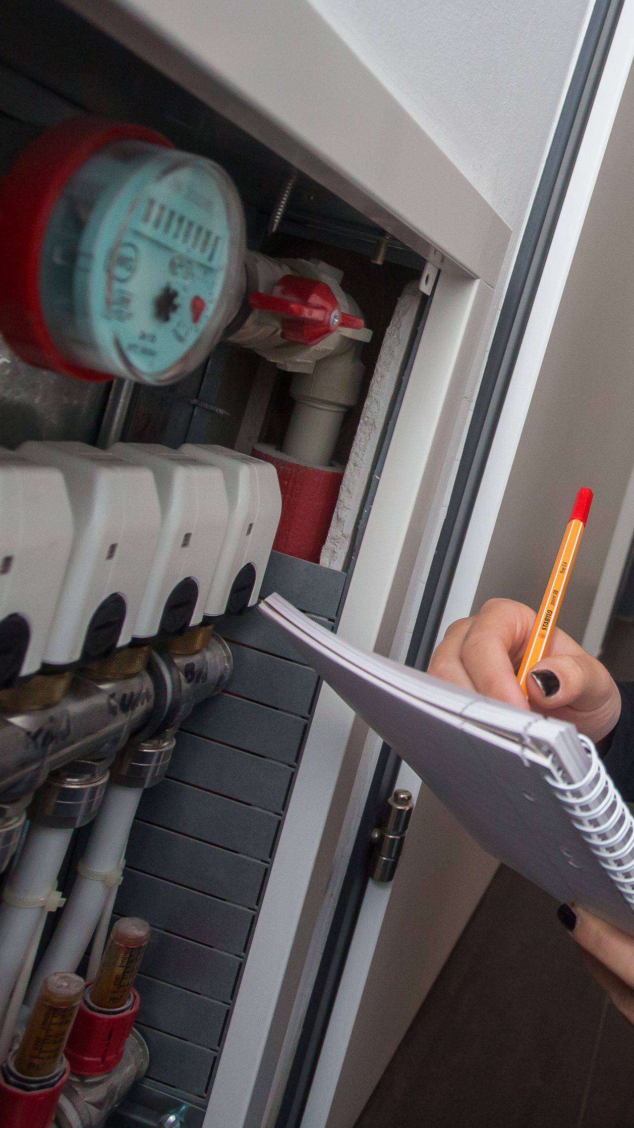 Einige EU-Staaten greifen bereits ein, um Haushalte vor hohen Strom- und Heizkosten zu schützen.
