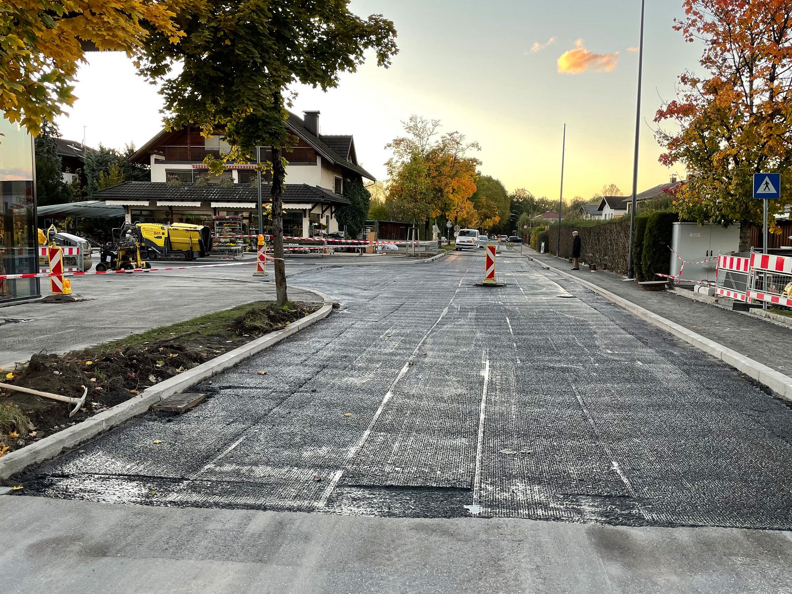 Noch bis Samstag in der Früh bleibt die Rohrbachstraße auf der Höhe des Sparmarkts gesperrt.