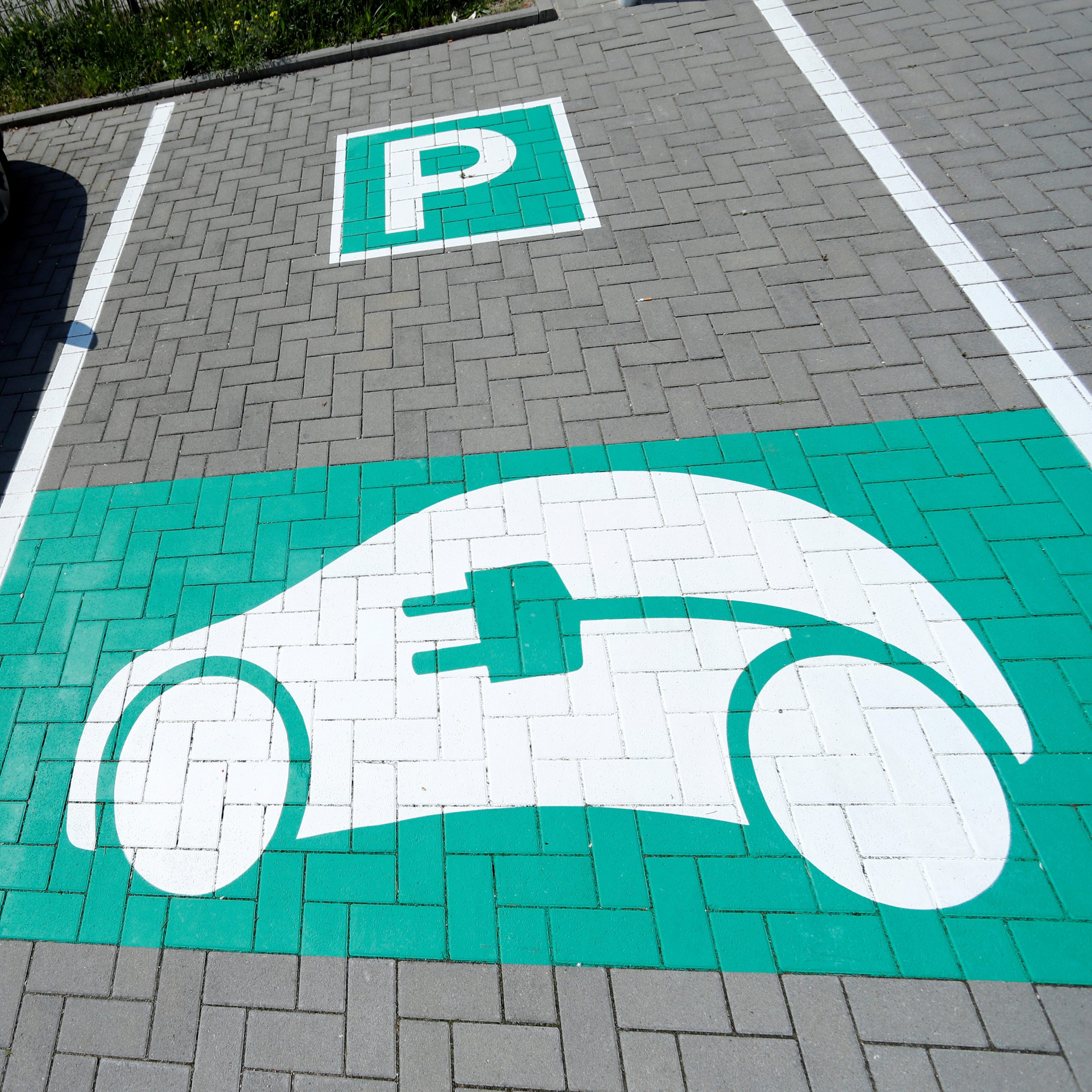 Es wurden deutlich mehr E-Autos zugelassen als im letzten Jahr.