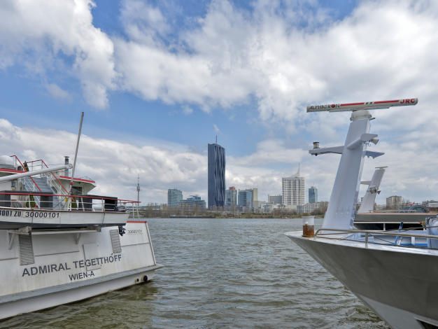 Für die Passagiere jenes Donau-Kreuzfahrtschiffes aus Deutschland, welches mit einem Corona-Cluster an Bord nach Wien kam, wurde ein Rücktransport organisiert. Für die Passagiere jenes Donau-Kreuzfahrtschiffes aus Deutschland, welches mit einem Corona-Cluster an Bord nach Wien kam, wurde ein Rücktransport organisiert.
