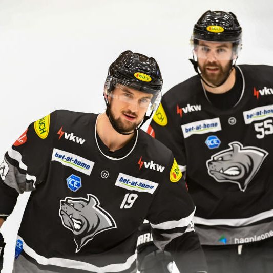 DEC jubelt beim HCB Südtirol