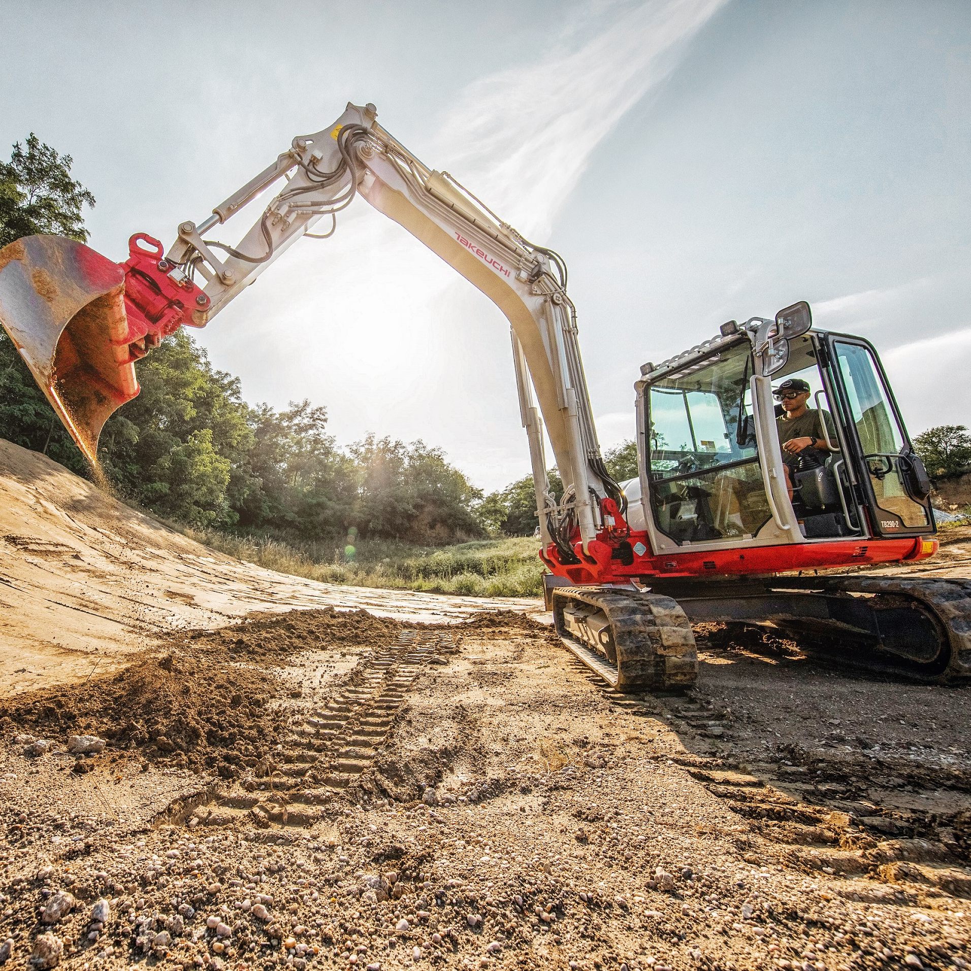 Mit dem elektronischen Assistenzsystem HUPPView realisiert Huppenkothen eine kostengünstige digitale Positionskontrolle und -konfiguration des Baggerlöffels bei Baggern der Mini- und Kompaktklasse.