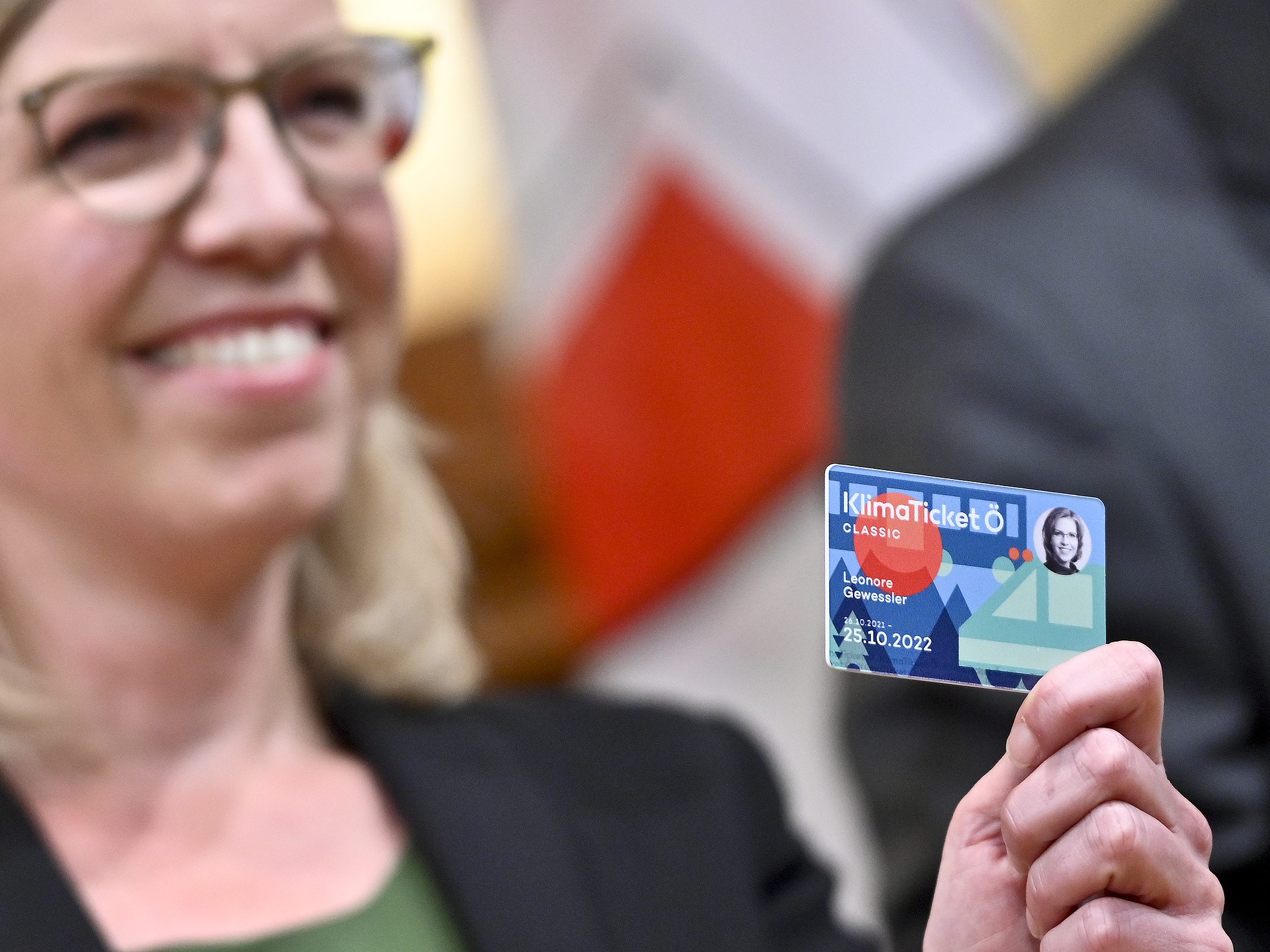 Verkehrsministerin Gewessler hat ihr Klimaticket bereits gekauft.