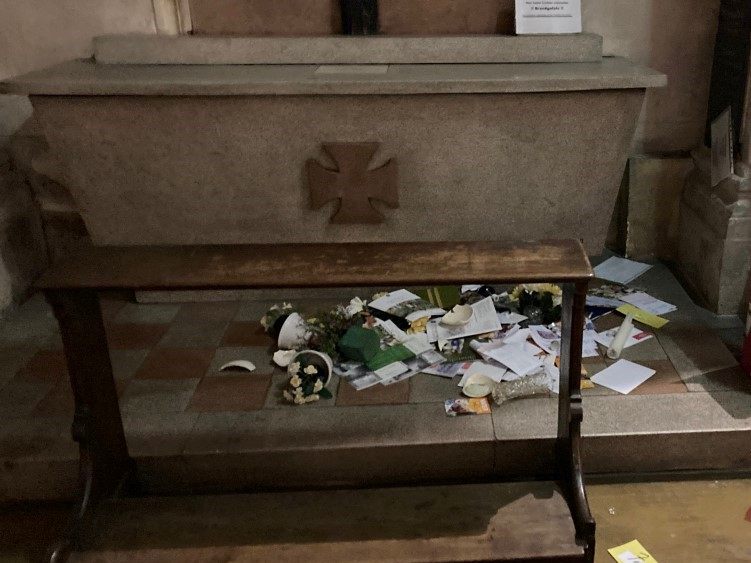 Dieser Anblick bot sich in der verwüsteten Kirche