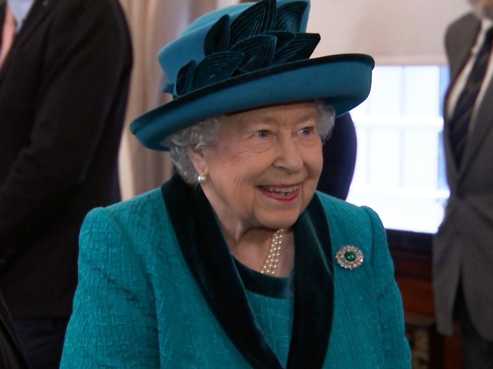 Eine ihrer täglichen Freuden wollen ihre Ärzte der Queen nun verbieten