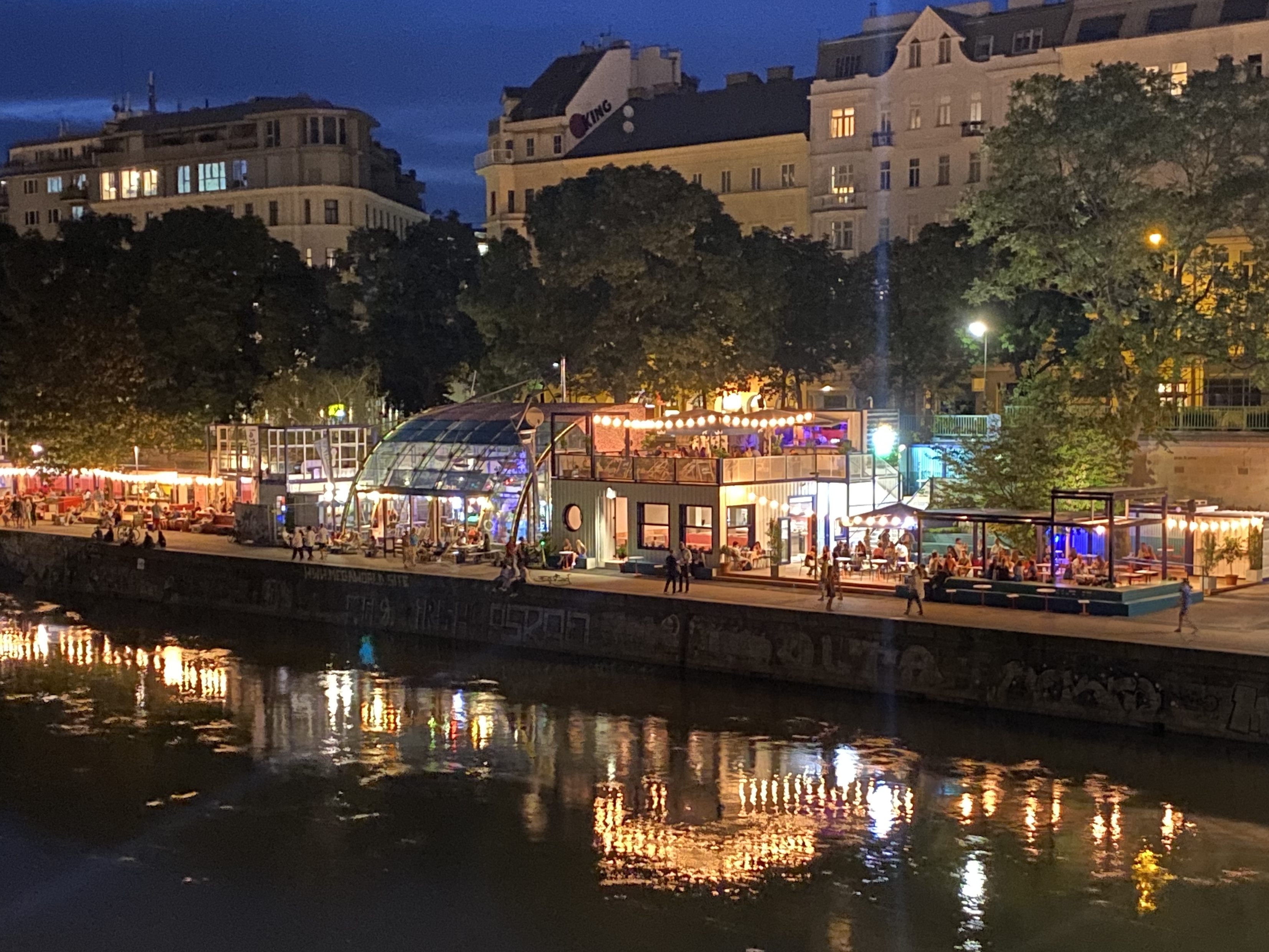Das neue Eventlocal "taste! Kitchen" hat am Wiener Donaukanal eröffnet.
