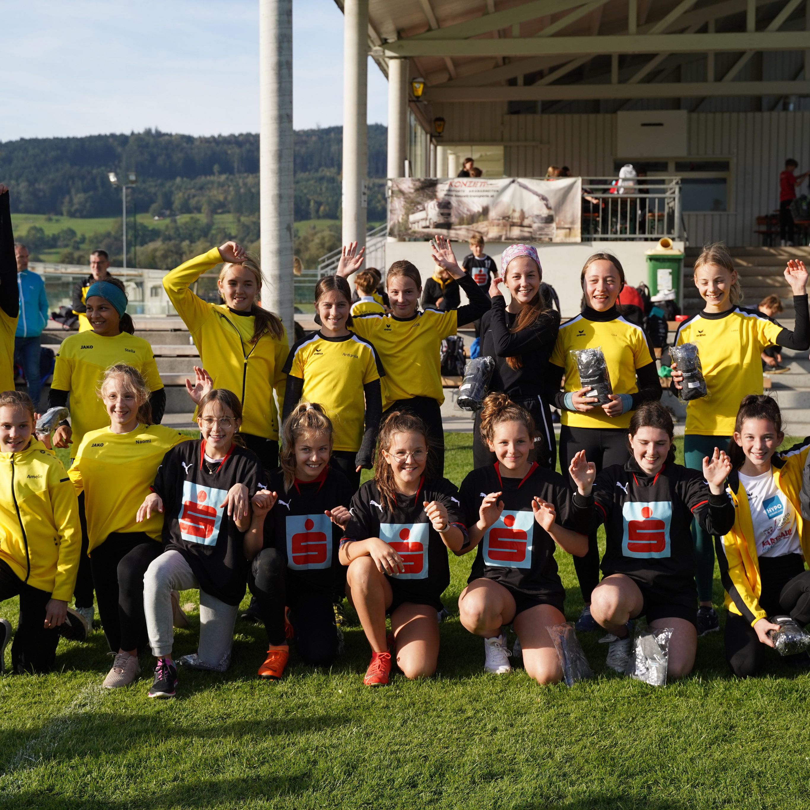 Die SMS Satteins feiert einen Turniersieg auf eigener Anlage.