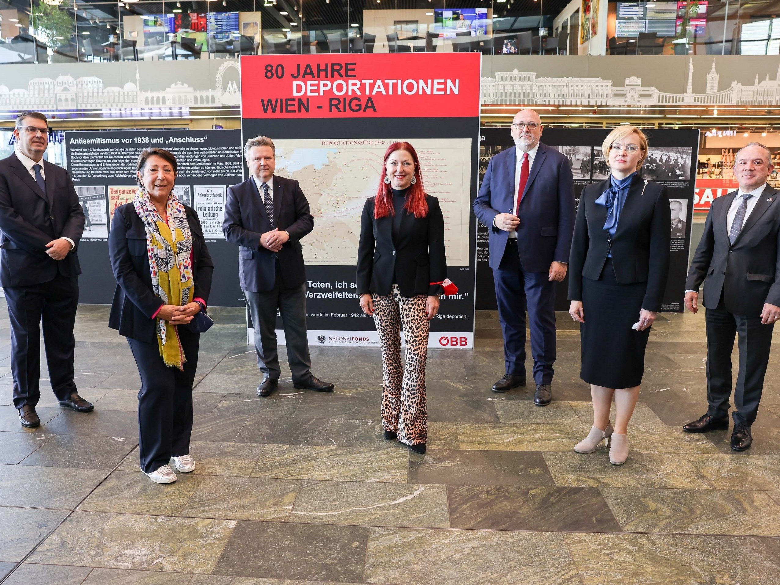 Am Freitag eröffnete am Wiener Hauptbahnhof eine Ausstellung die das dunkle Kapitel der Bahn, die Deportationen in der NS-Zeit, beleuchten soll. Am Freitag eröffnete am Wiener Hauptbahnhof eine Ausstellung die das dunkle Kapitel der Bahn, die Deportationen in der NS-Zeit, beleuchten soll.