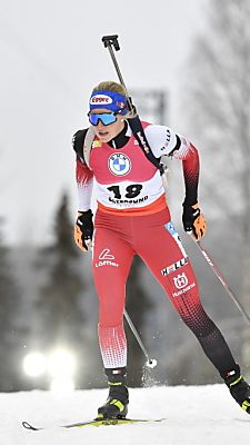 Lisa Hauser beginnt die Saison auf dem Stockerl