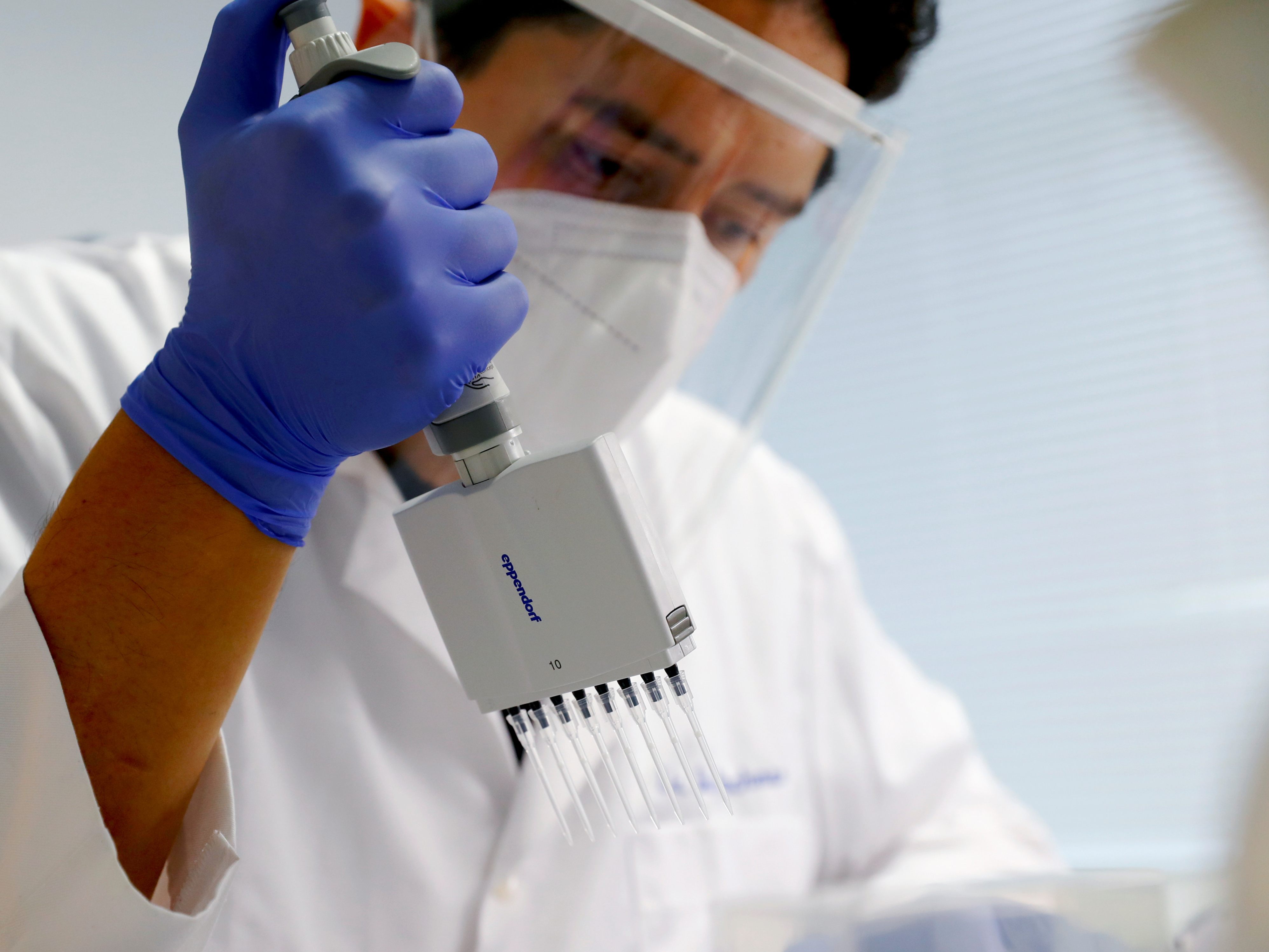 Die Ergebnisse der PCR-Tests von "Salzburg gurgelt" verzögern sich weiterhin. Die Ergebnisse der PCR-Tests von "Salzburg gurgelt" verzögern sich weiterhin.