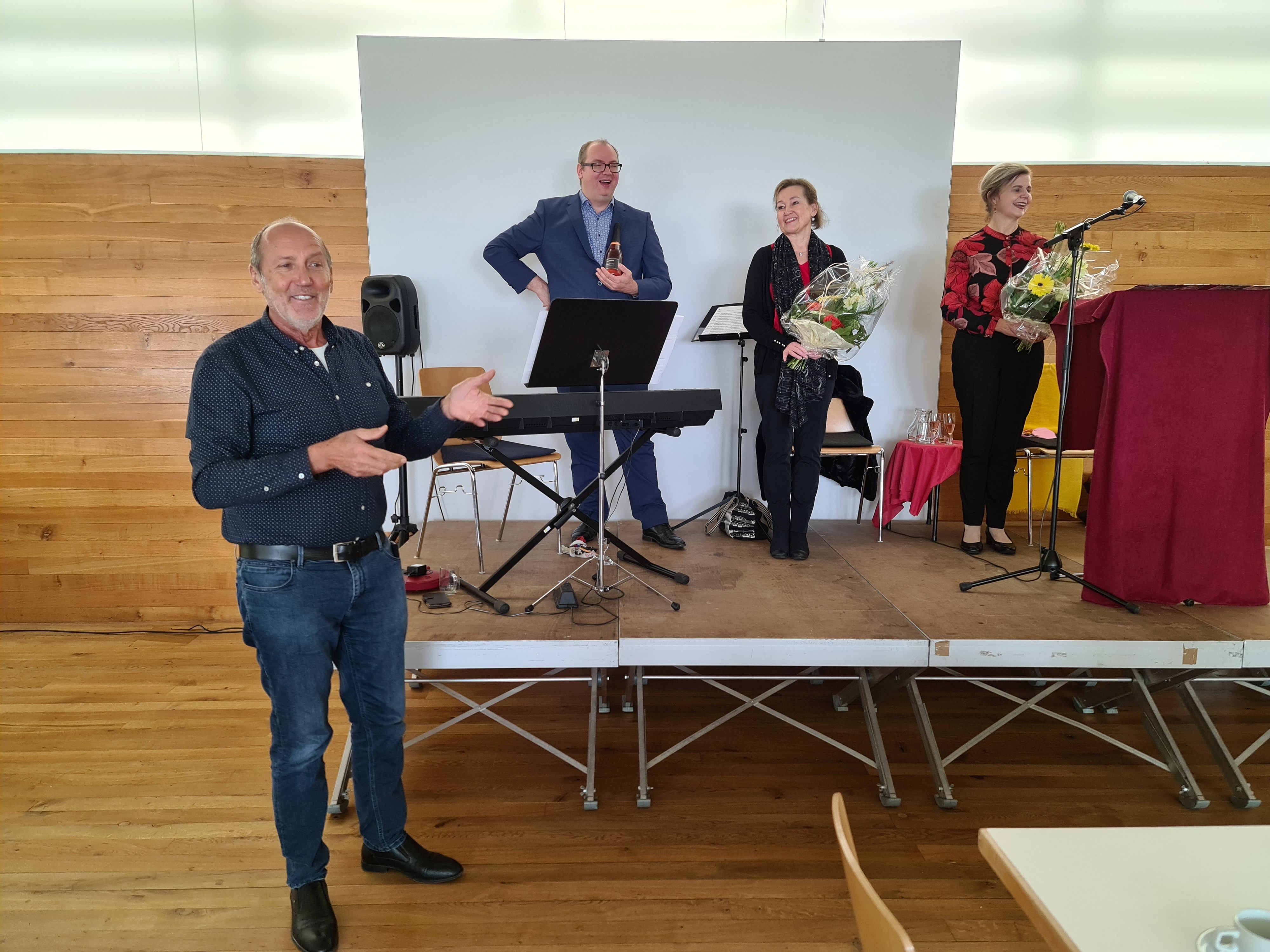 Literaturcafé „ … aber bitte mit Sahne“