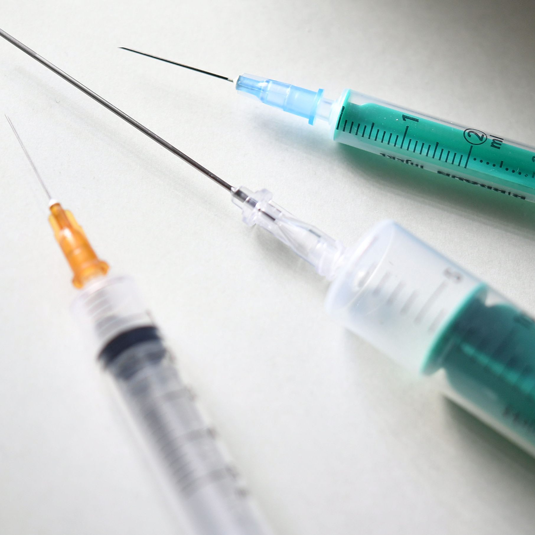 Schon Personen, die "nur" an Bluthochdruck leiden, können von der Grippe-Impfung profitieren.