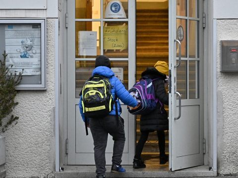 Diese Woche deutlich weniger positive Schul-PCR-Tests. Diese Woche deutlich weniger positive Schul-PCR-Tests.