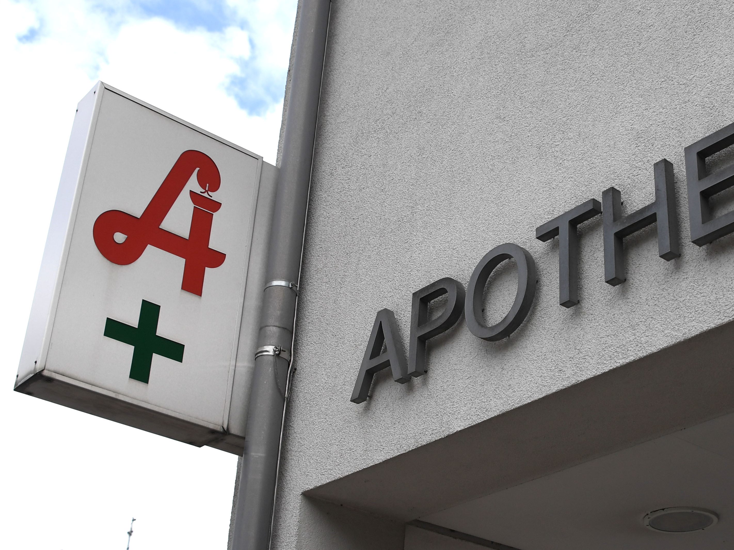 Der beschuldigte Inhaber der Apotheke wies den Fälschungsvorwurf zurück. Der beschuldigte Inhaber der Apotheke wies den Fälschungsvorwurf zurück.