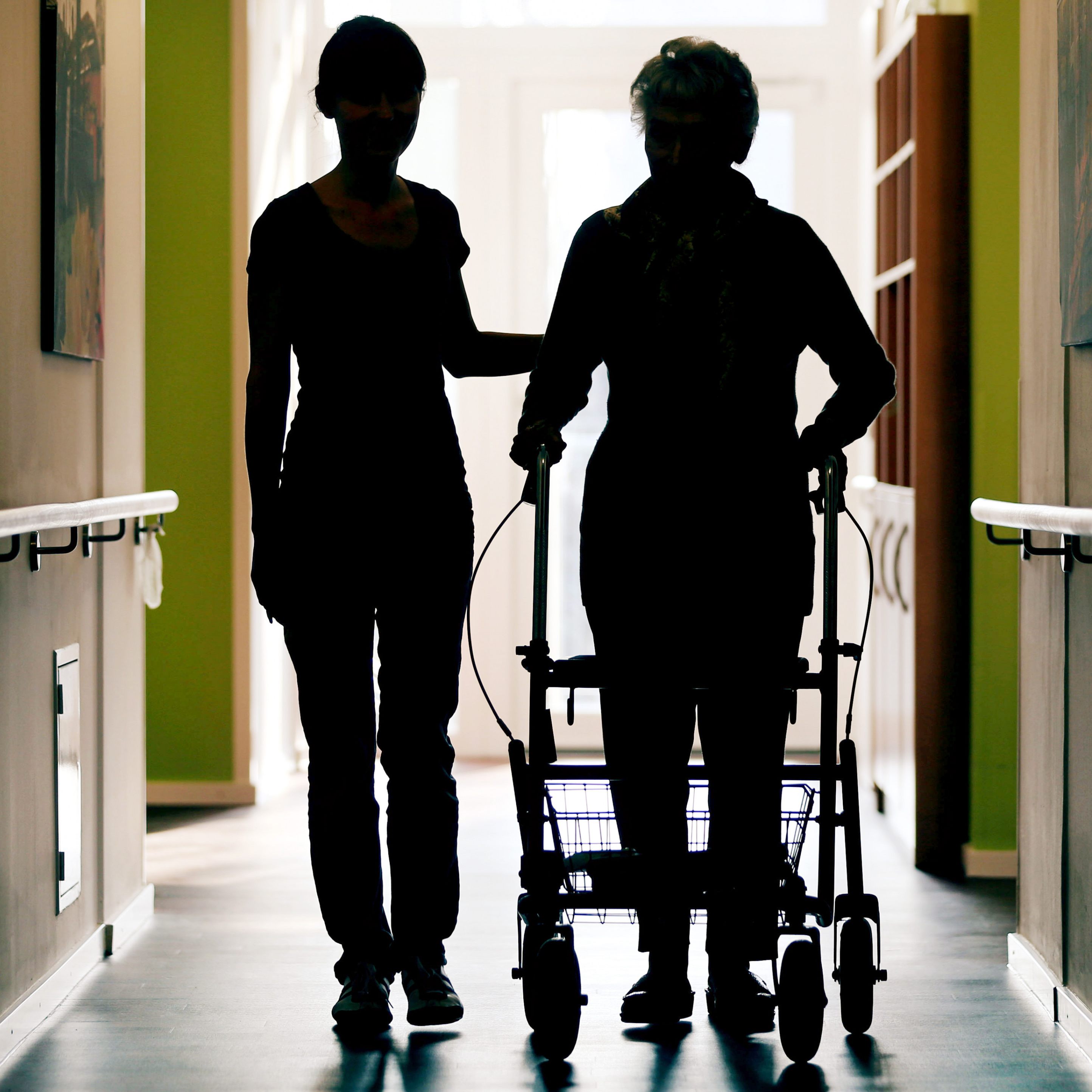 Am Montag wurde Kritik laut an zu vielen Hürden zur Pflege-Ausbildung.