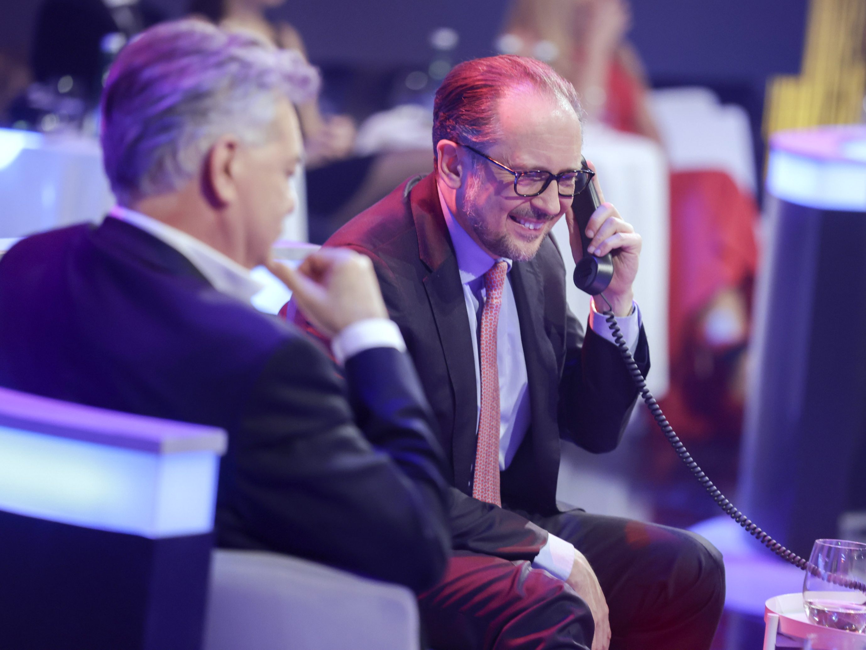 Kanzler nach "Licht ins Dunkel"-Gala laut FPÖ rücktrittsreif. Kanzler nach "Licht ins Dunkel"-Gala laut FPÖ rücktrittsreif.