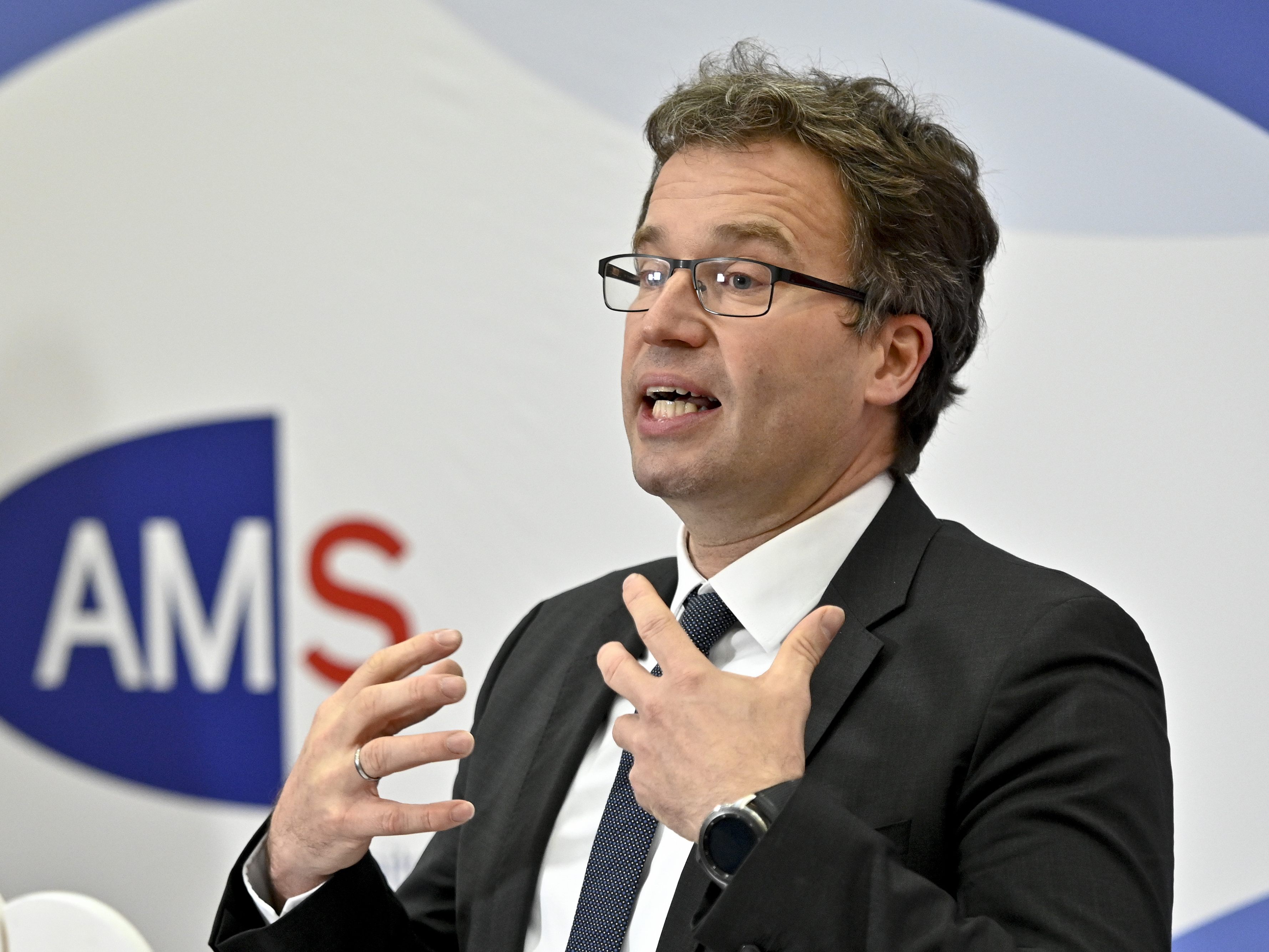 AMS-Chef Johannes Kopf erwartet aufgrund des Corona-Lockdowns einen neuerlichen Anstieg der Kurzarbeit.