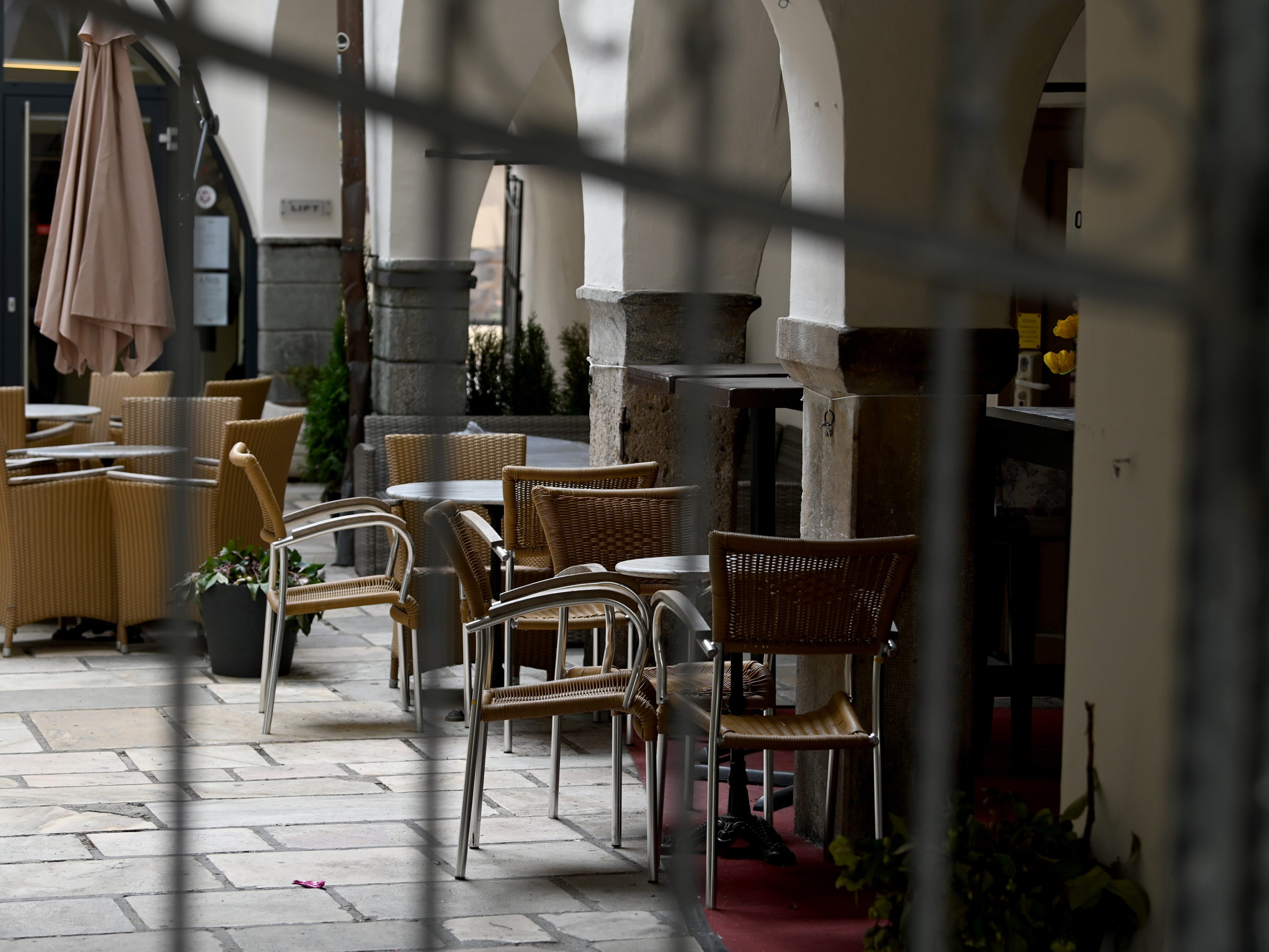 Tilman Königswieser hat erklärt, wann sich ein vollständiger Lockdown nicht verhindern lässt. Tilman Königswieser hat erklärt, wann sich ein vollständiger Lockdown nicht verhindern lässt.