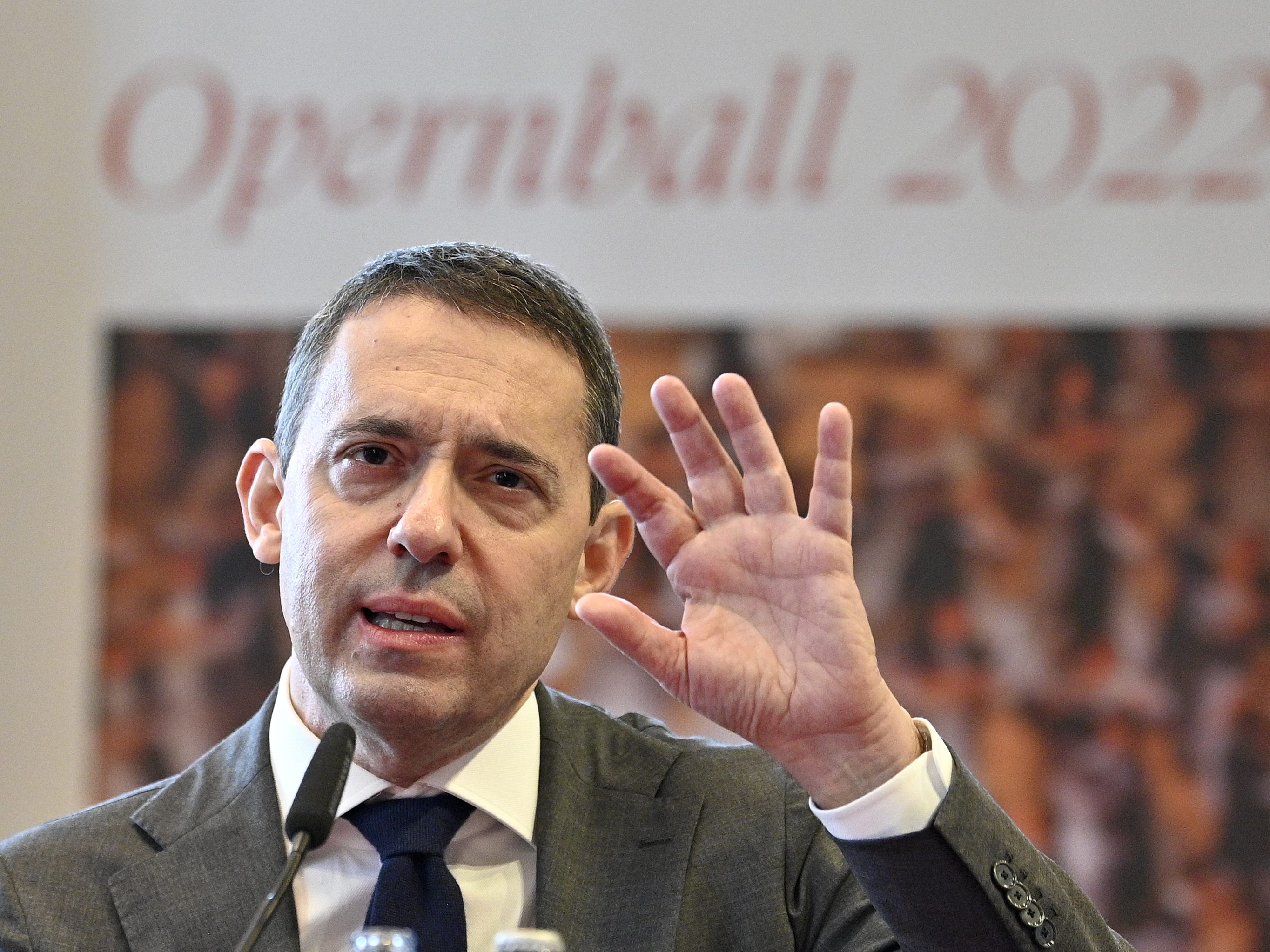 Wiener Opernball 2022 wackelt wegen Corona-Pandemie weiter. Wiener Opernball 2022 wackelt wegen Corona-Pandemie weiter.