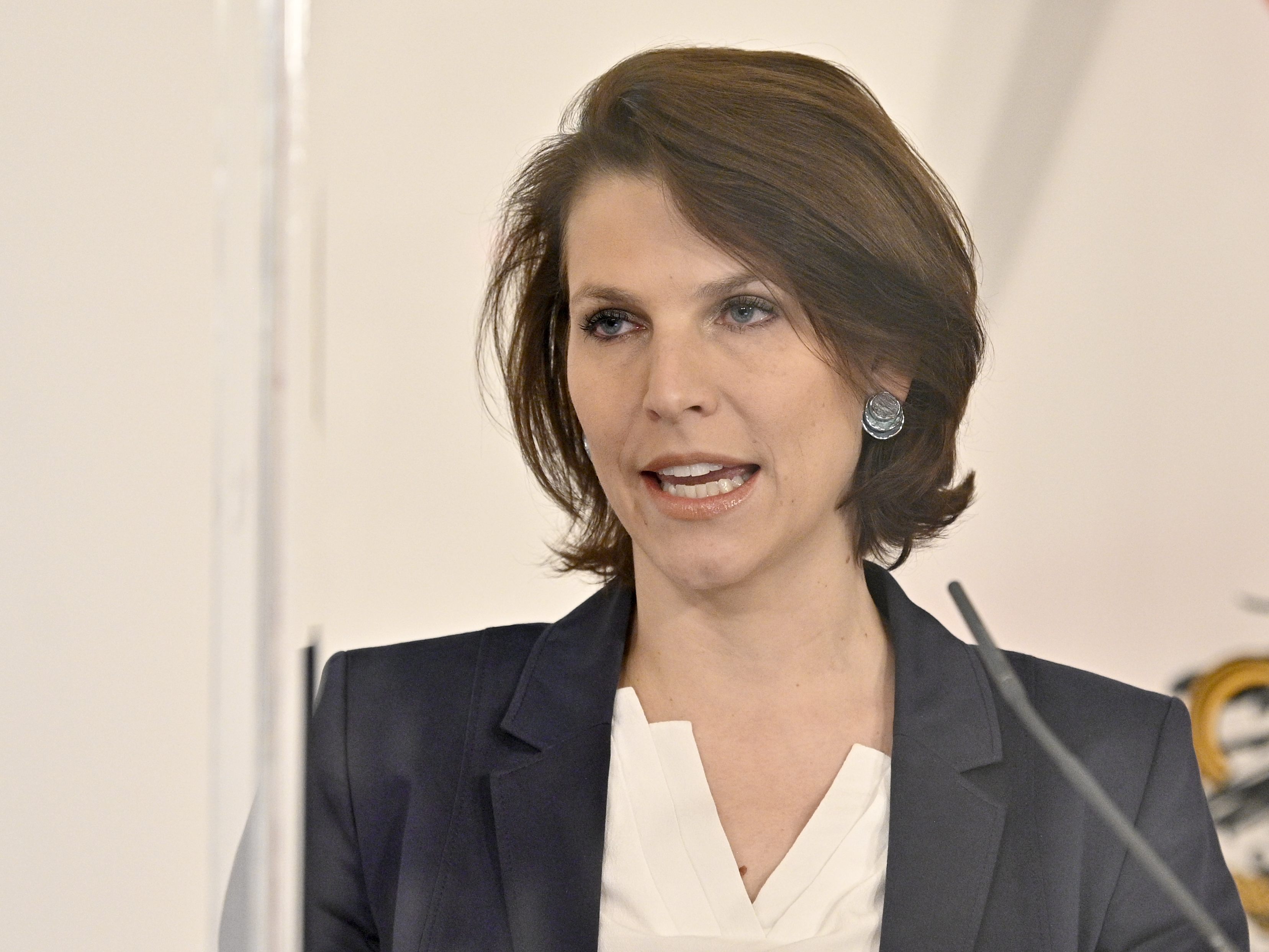 Impfpflicht für Edtstadler verfassungsrechtlich möglich. Impfpflicht für Edtstadler verfassungsrechtlich möglich.