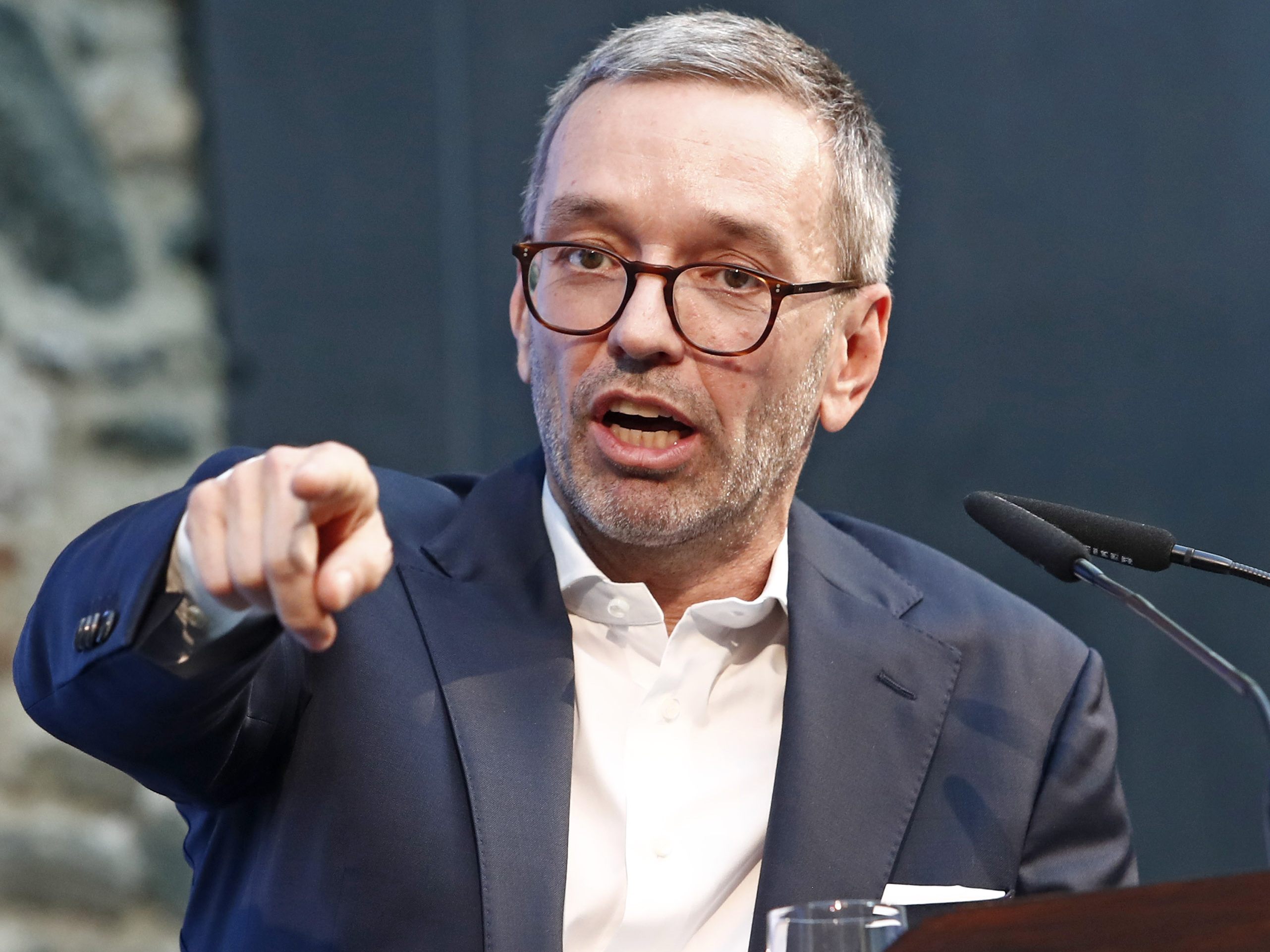 Kickl ortet im Lockdown eine Inhaftierung von rund zwei Millionen Menschen. Kickl ortet im Lockdown eine Inhaftierung von rund zwei Millionen Menschen.
