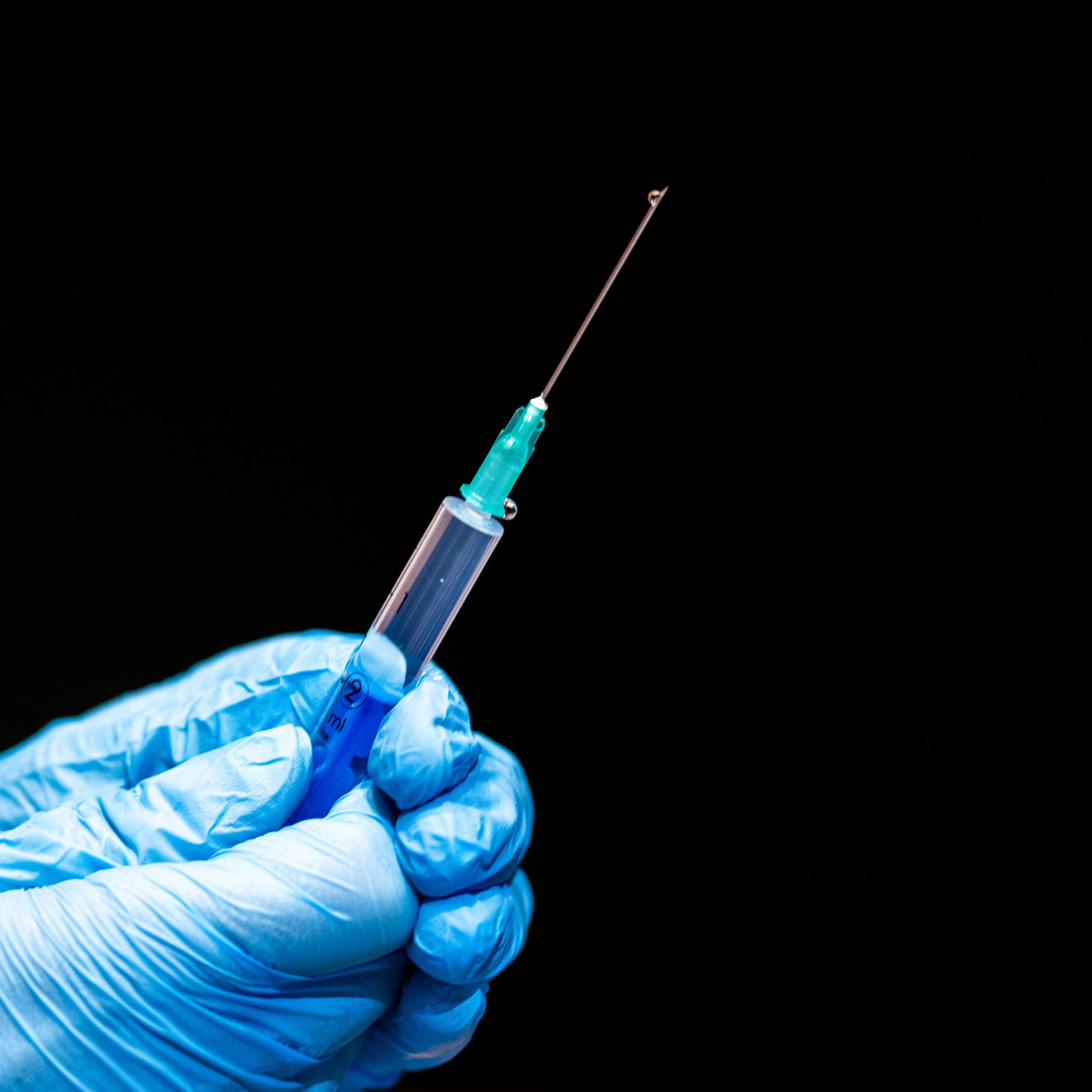 WHO warnt vor Engpass bei Impfspritzen.