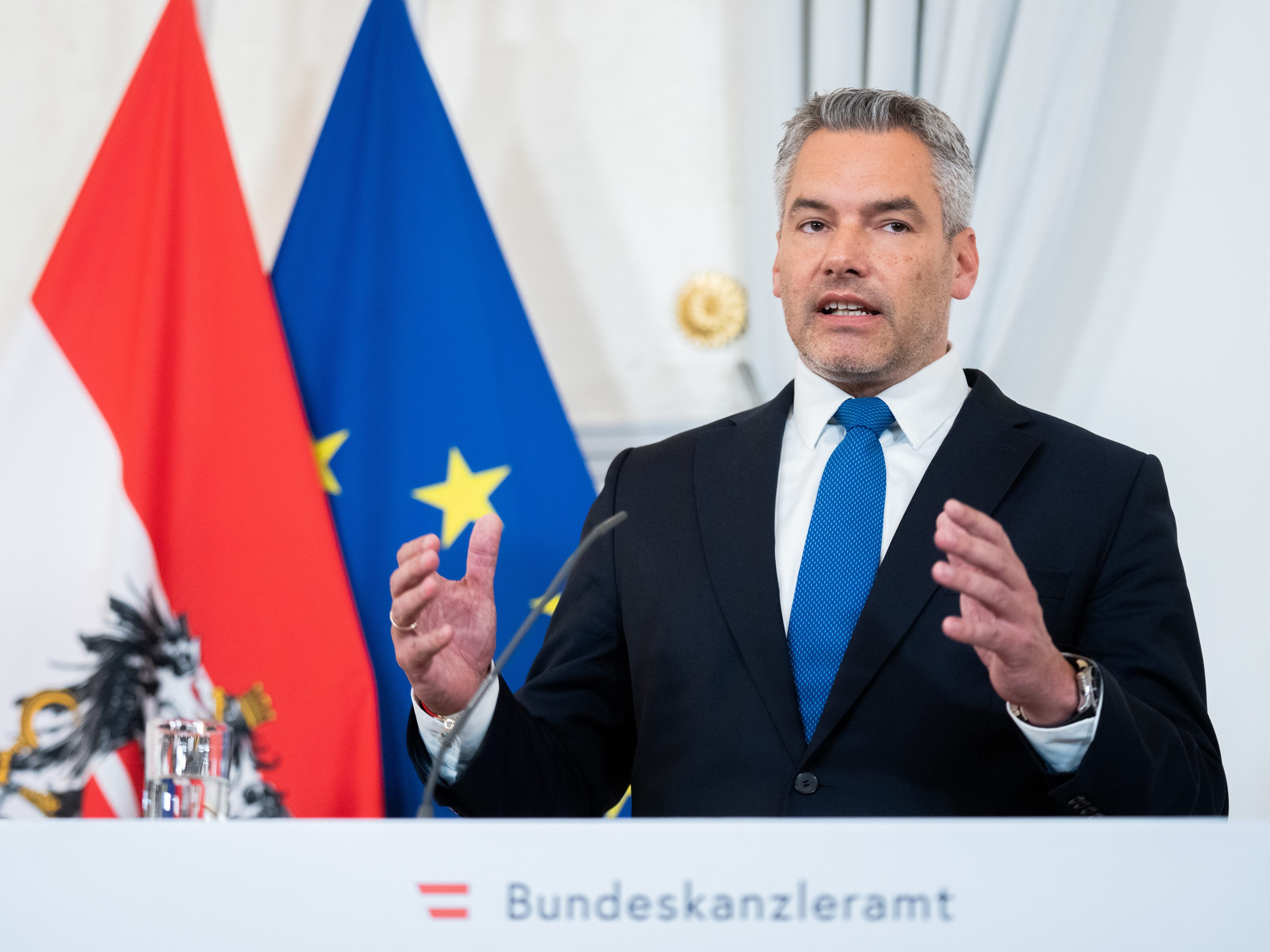 LIVE-Stream: Innenminister Nehammer zur Corona-Demo vom Samstag.